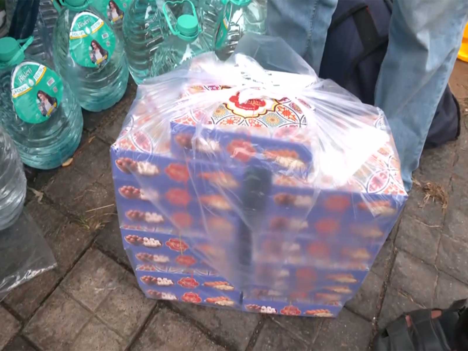Refreshments sent to student protestors at Jaipal Singh Stadium (Photo/ANI)
