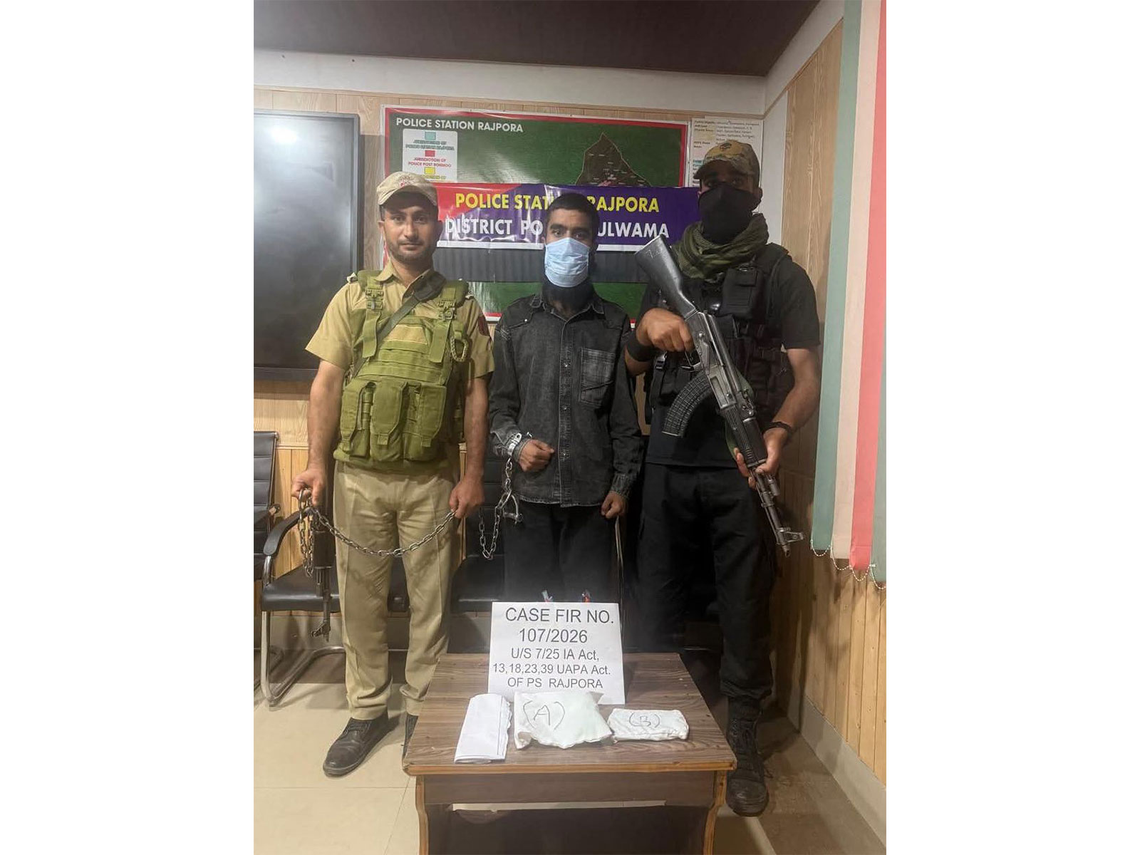 Pulwama Police recovers one hand grenade from suspect (Photo/Jammu Kashmir Police)