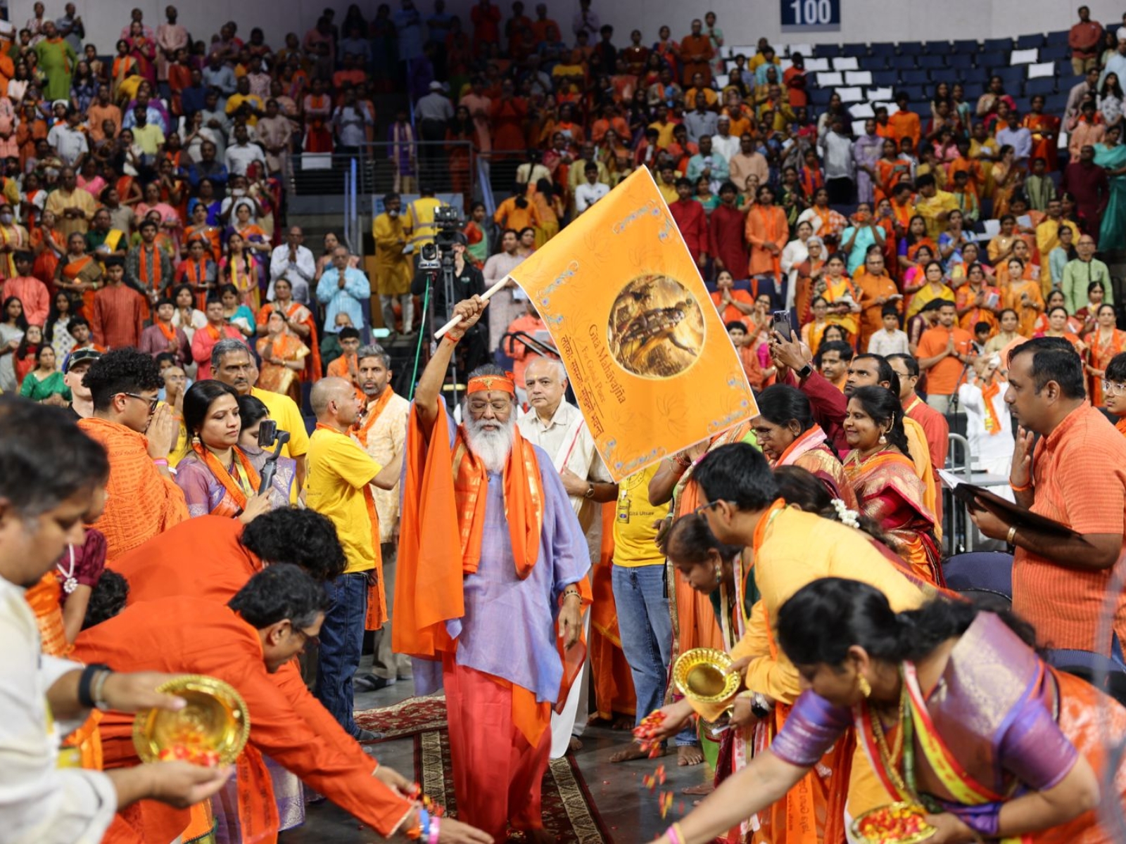 A grand Srimad Bhagavad Gita Parayana and World Peace Prayer was held in the divine presence of His Holiness Sri Ganapathy Sachchidananda Swamiji in Dallas, Texas, USA.
