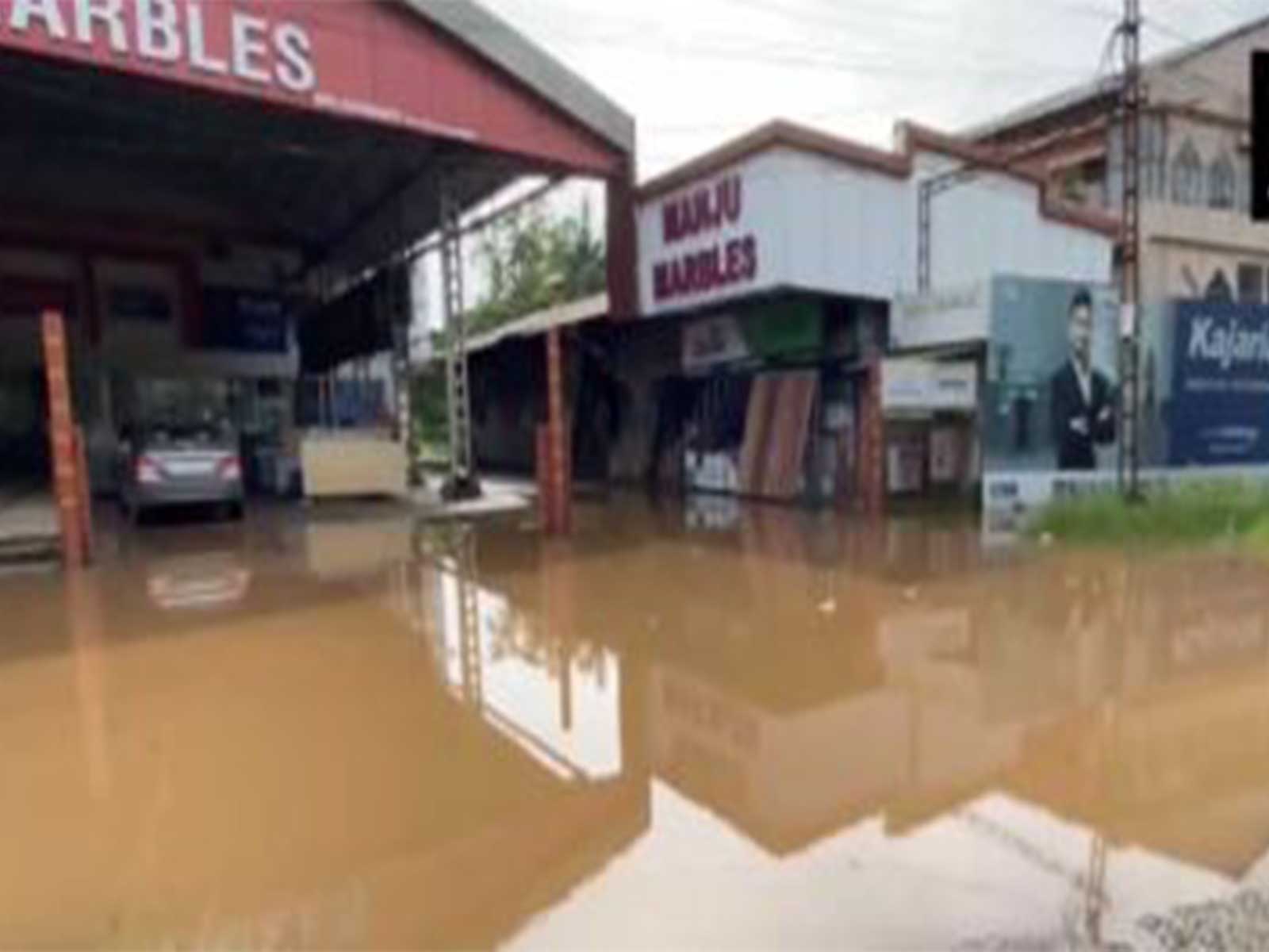 Heavy rainfall continues to lash Keralam's Kottayam district (Photo/ANI)