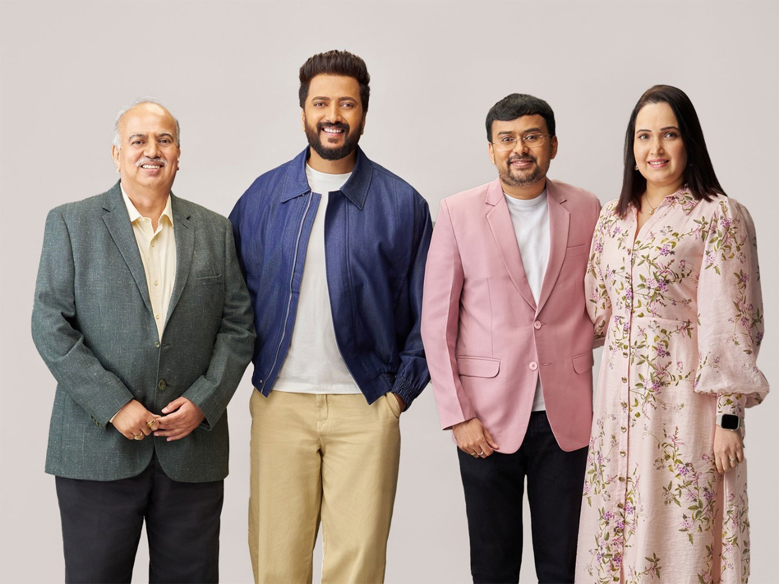 (From left) Ravindra Prabhudesai (MD), Riteish Deshmukh, Parikshit Prabhudesai (VC), & Priya Prabhudesai (Director) on the sets of Pitambari's nationwide Devbhakti TVC campaign
