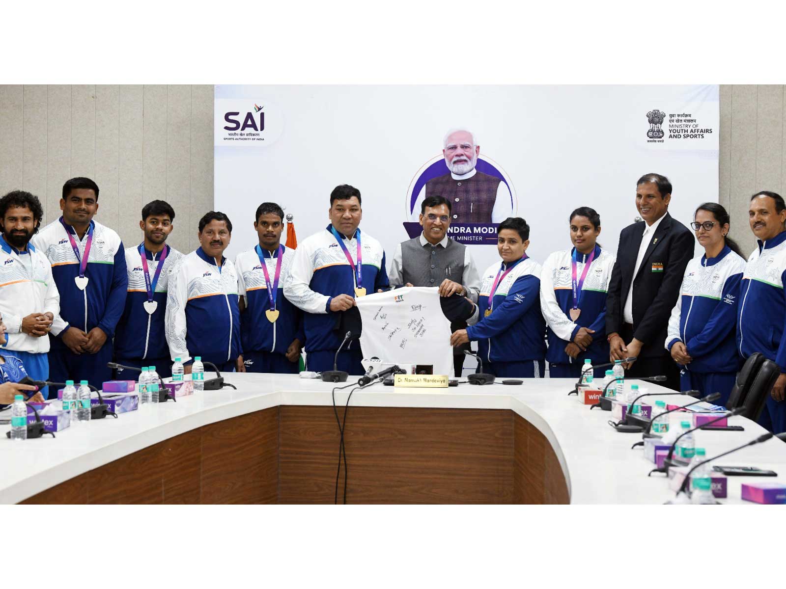 Union Minister Mansukh Mandaviya felicitates Commonwealth Games 2026 medallists (Photo/ANI) 