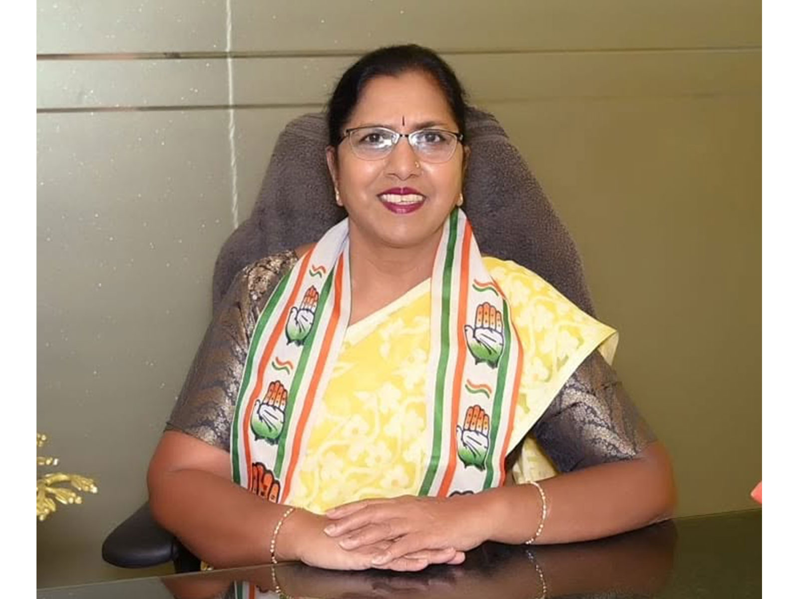 Congress leader Gayathri Shanthegowda (Photo/ facebook)