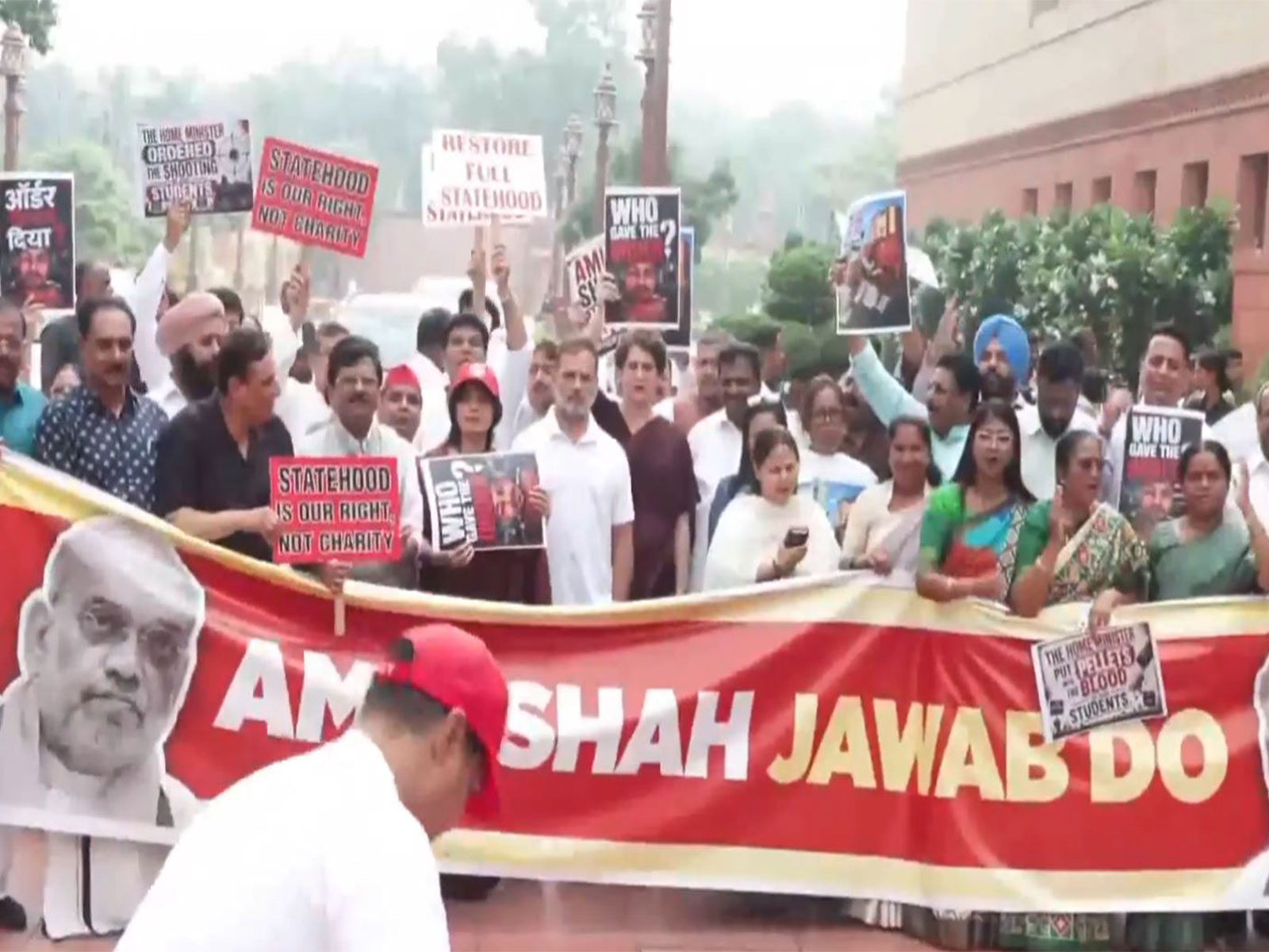 Opposition Protest march in Parliament (Photo/ANI)