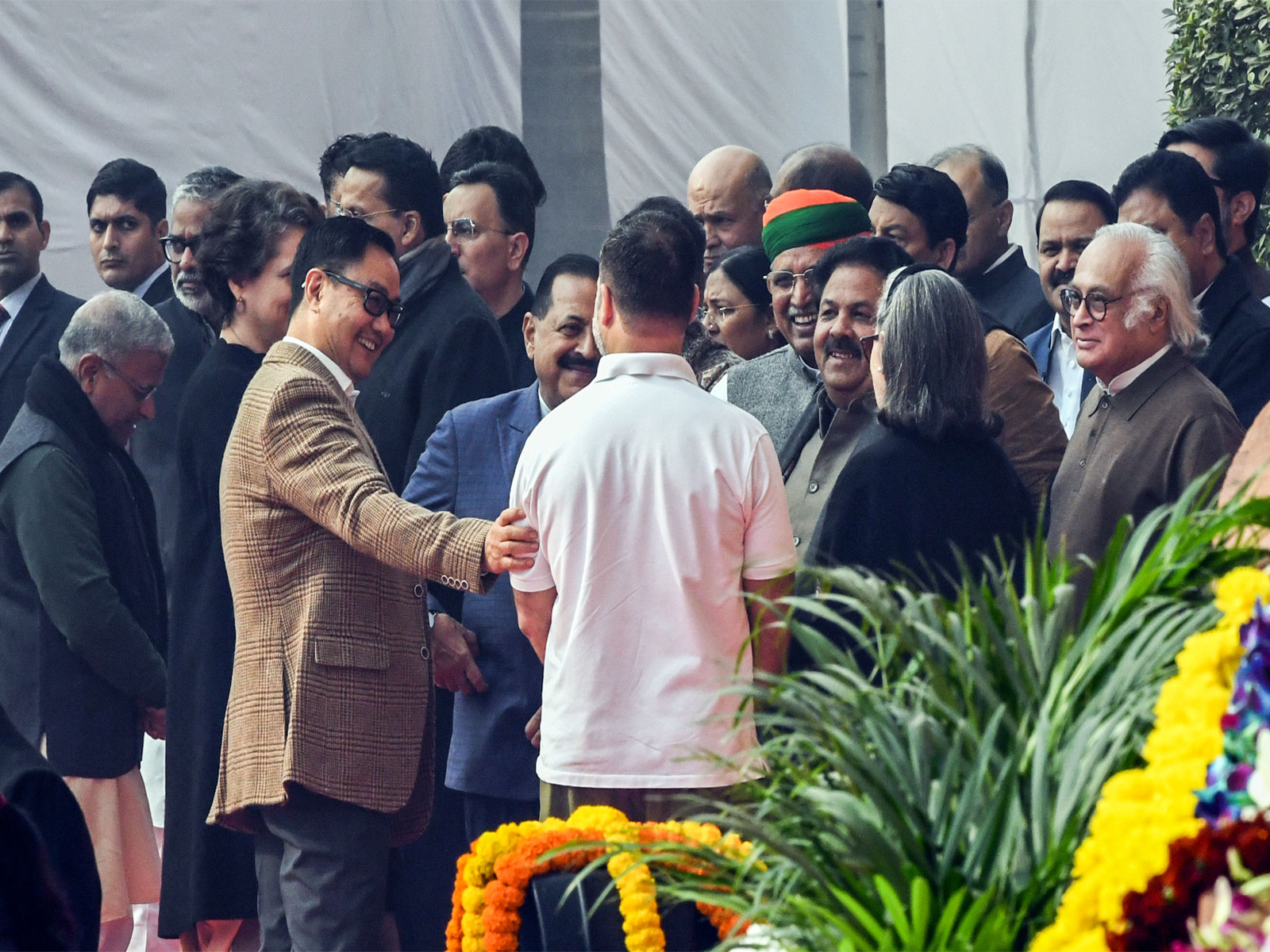 Union Parliamentary Affairs Minister Kiren Rijiju and LoP Lok Sabha Rahul Gandhi (File Photo/ANI)
