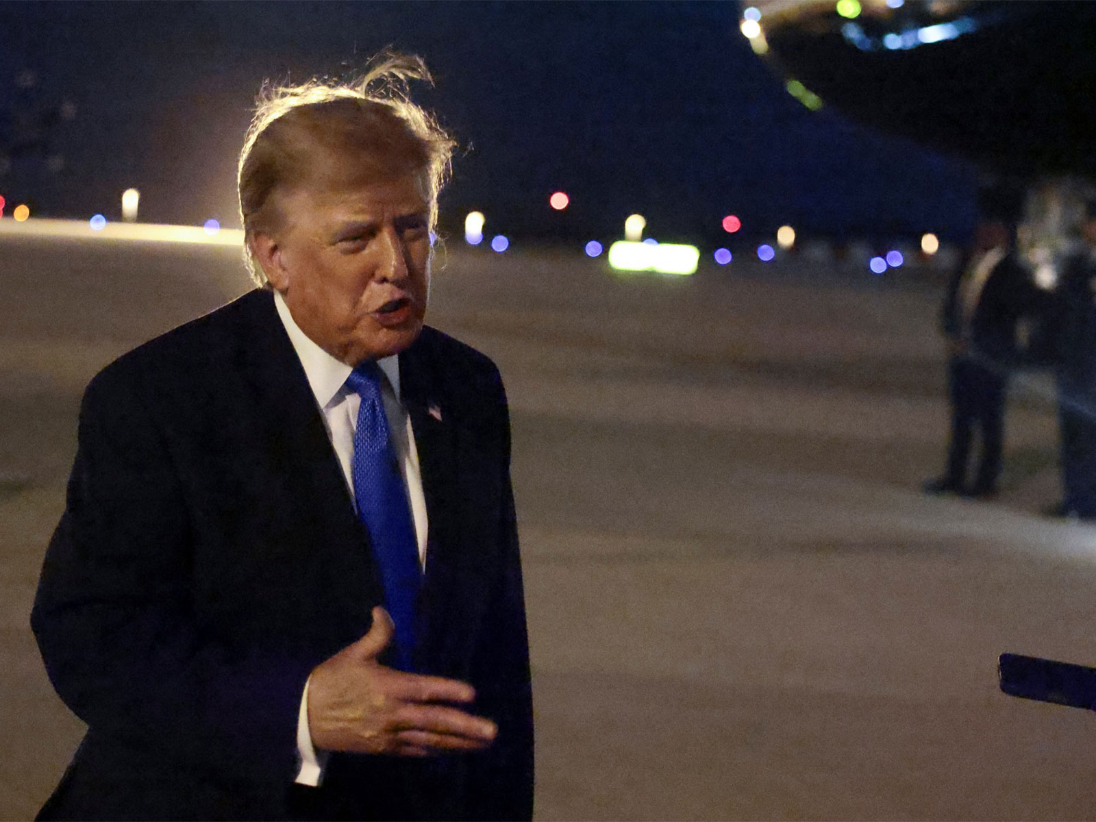 US President Trump departs Los Angeles for Las Vegas as part of a two-day West Coast trip (Photo/Reuters)