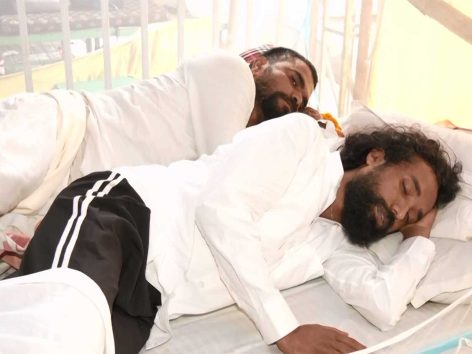 JKLM leader Devendra Nath Mahto during hunger strike in Ranchi (Photo/ANI)
