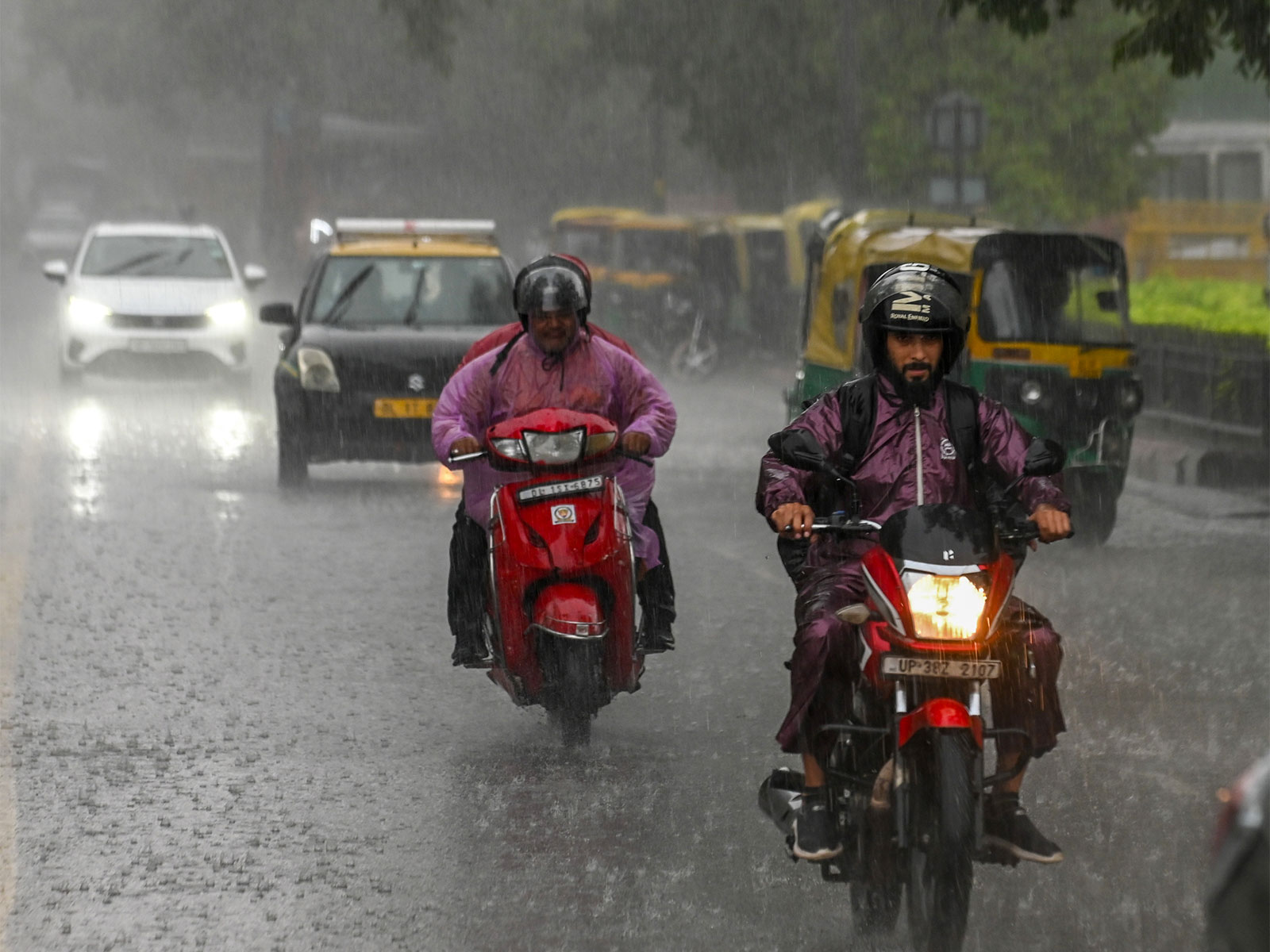 Early morning showers lash parts of Delhi-NCR on Thursday (Photo\ANI)