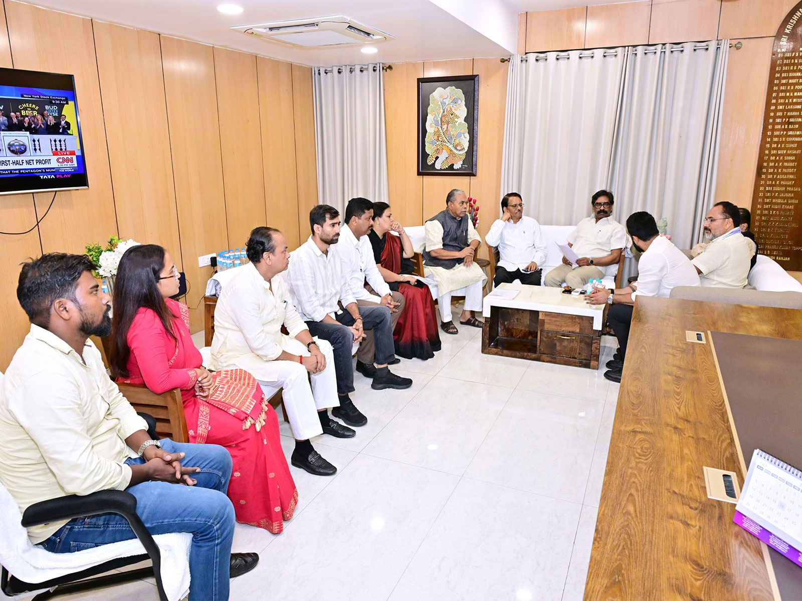 Jharkhand Congress delegation meets CM Hemant Soren (Photo/@KRajuINC/X)