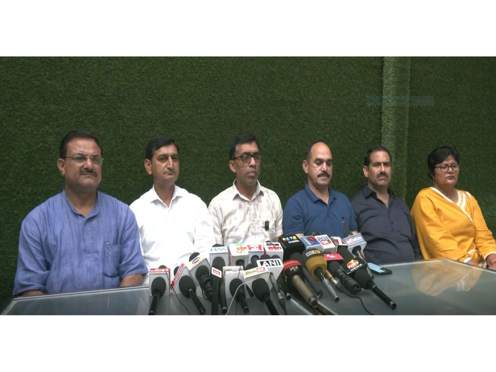 Himachal Pradesh Primary Teachers' Federation President Ramesh Sharma Addresses Media (Photo\ANI)