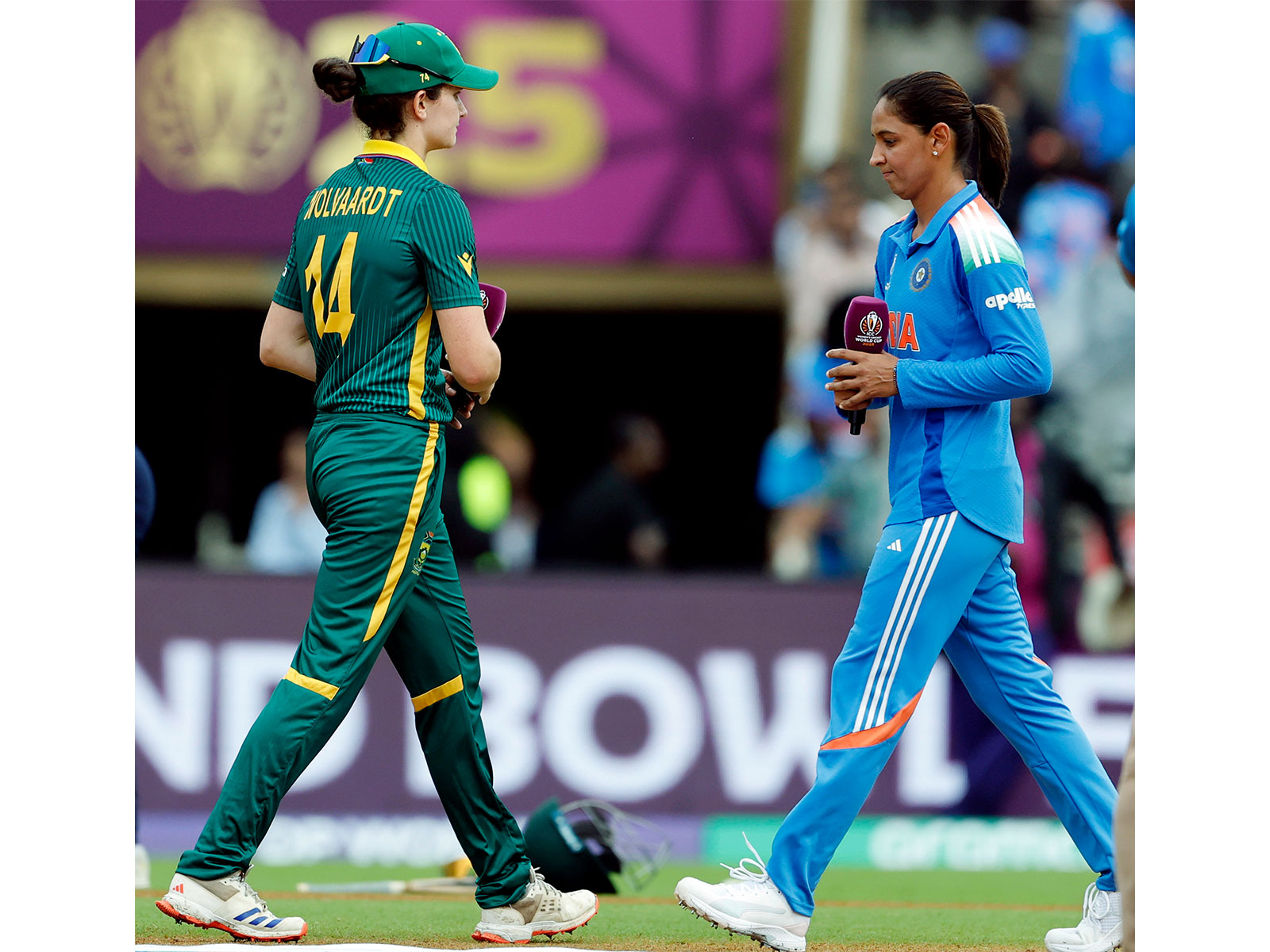 South Africa skipper Laura Wolvaardt (L) and India captain Harmanpreet Kaur. (File photo: ANI)