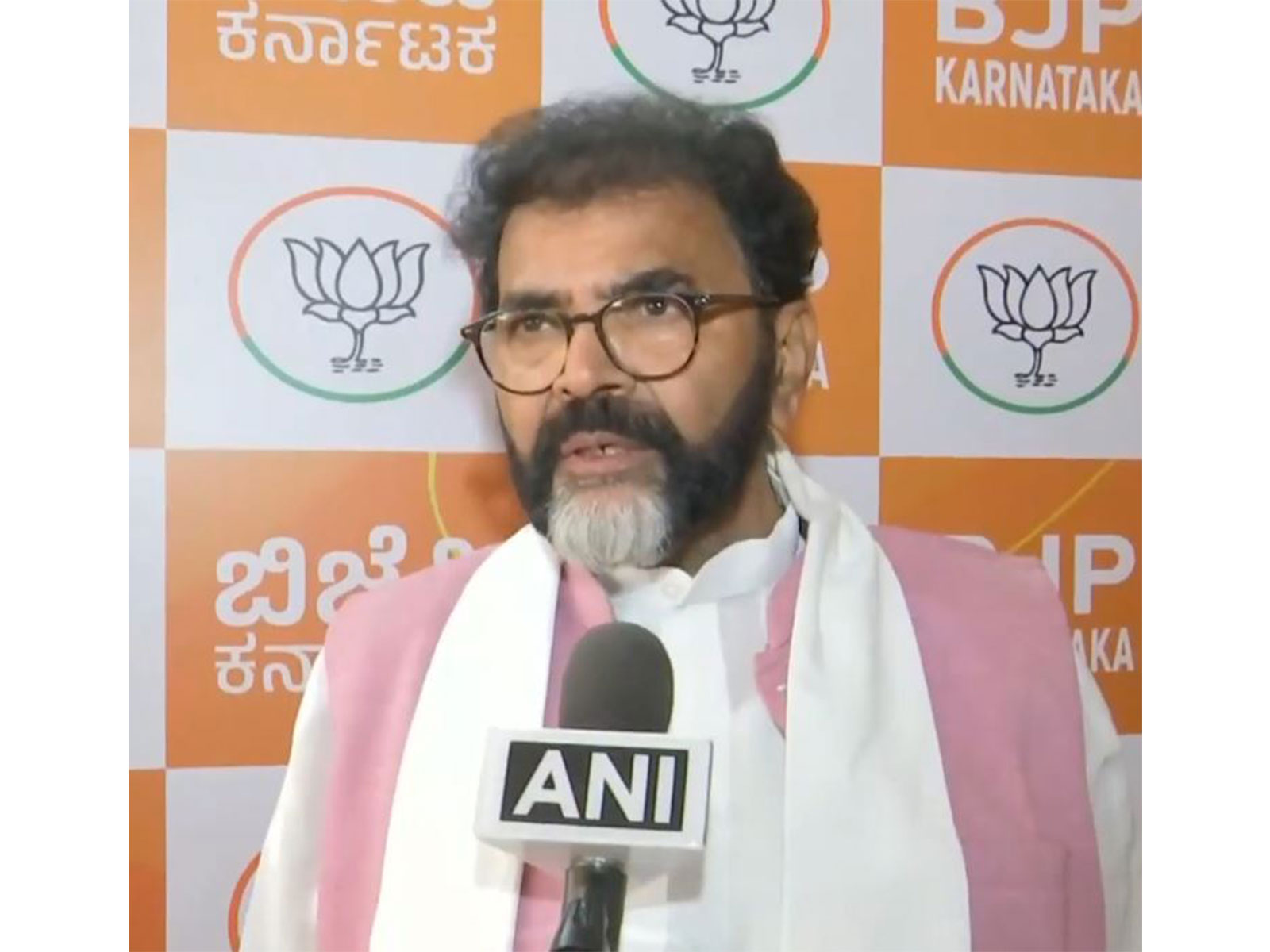 Karnataka Legislative Council LoP Chalavadi Narayanaswamy (Photo/ANI)