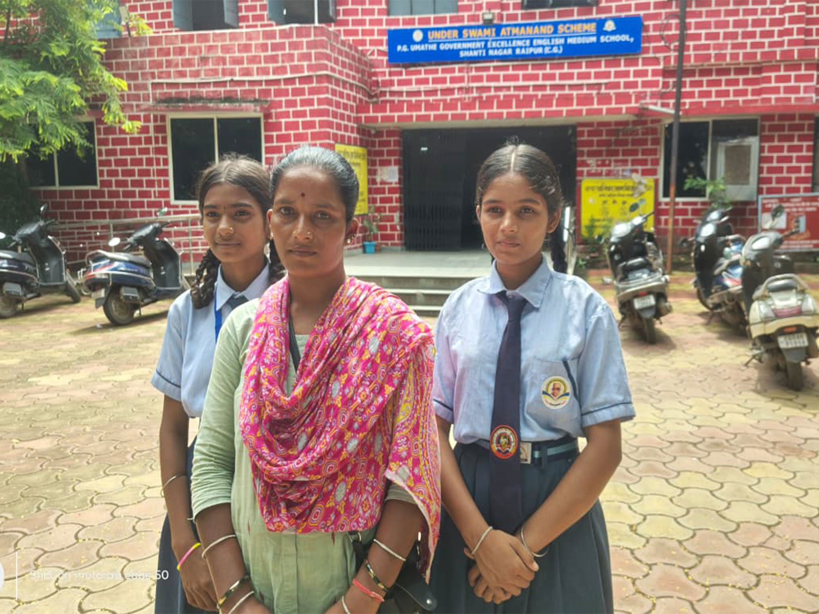 Vartika Patil and Umeshwari Sahu of PG Umathe Excellent Government School (Photo/ANI)