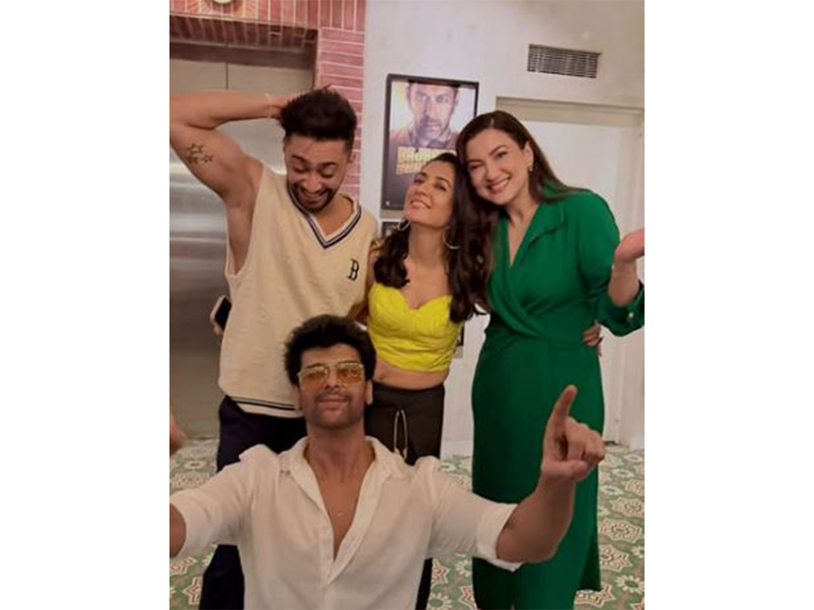 Gauahar Khan, Mini Mathur, Zaid Darbar, Mini Mathur (Image source: Instagram@gauaharkhan)