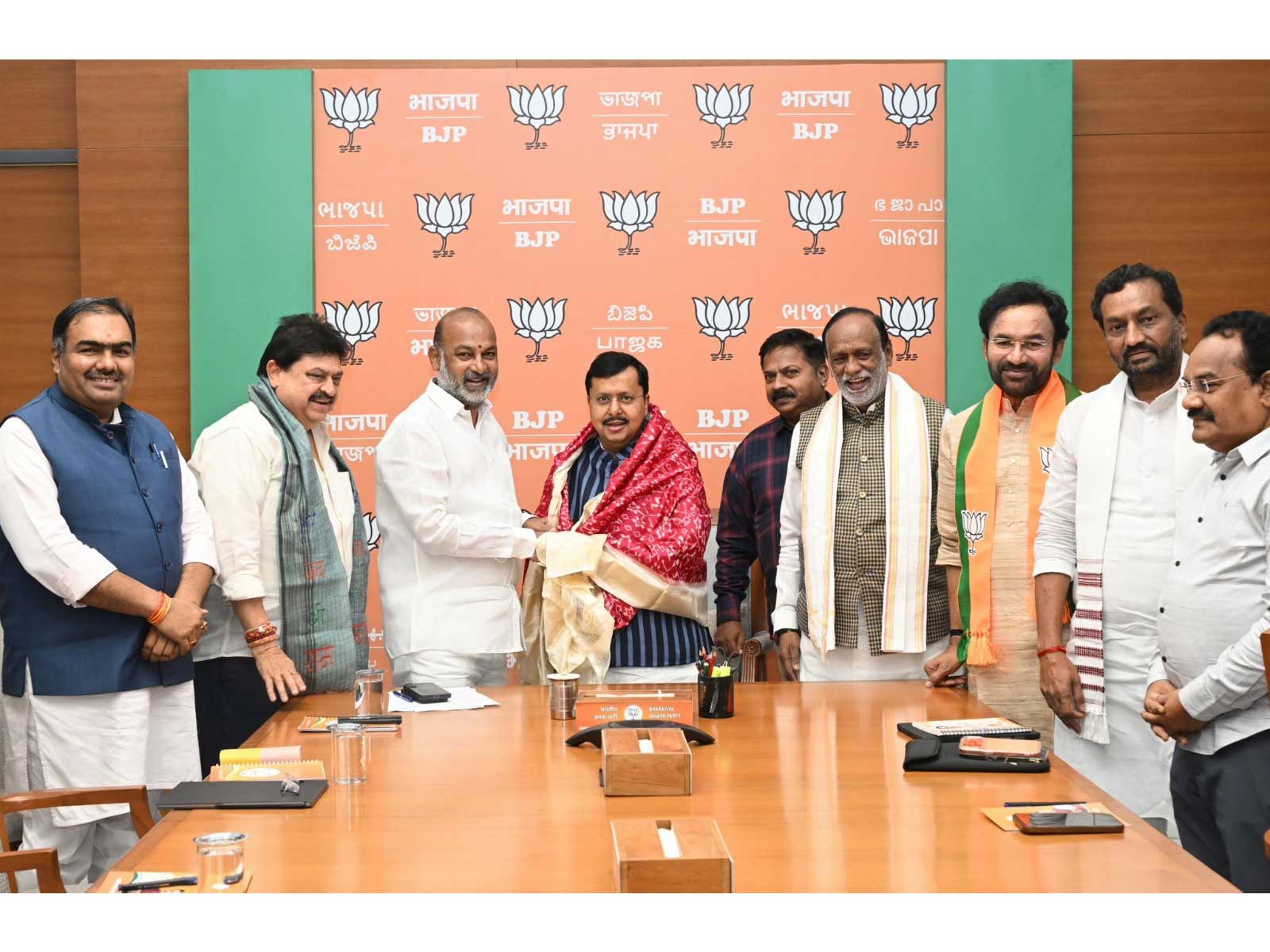BJP chief Niin Nabin with Telangana BJP members (Photo/ANI)