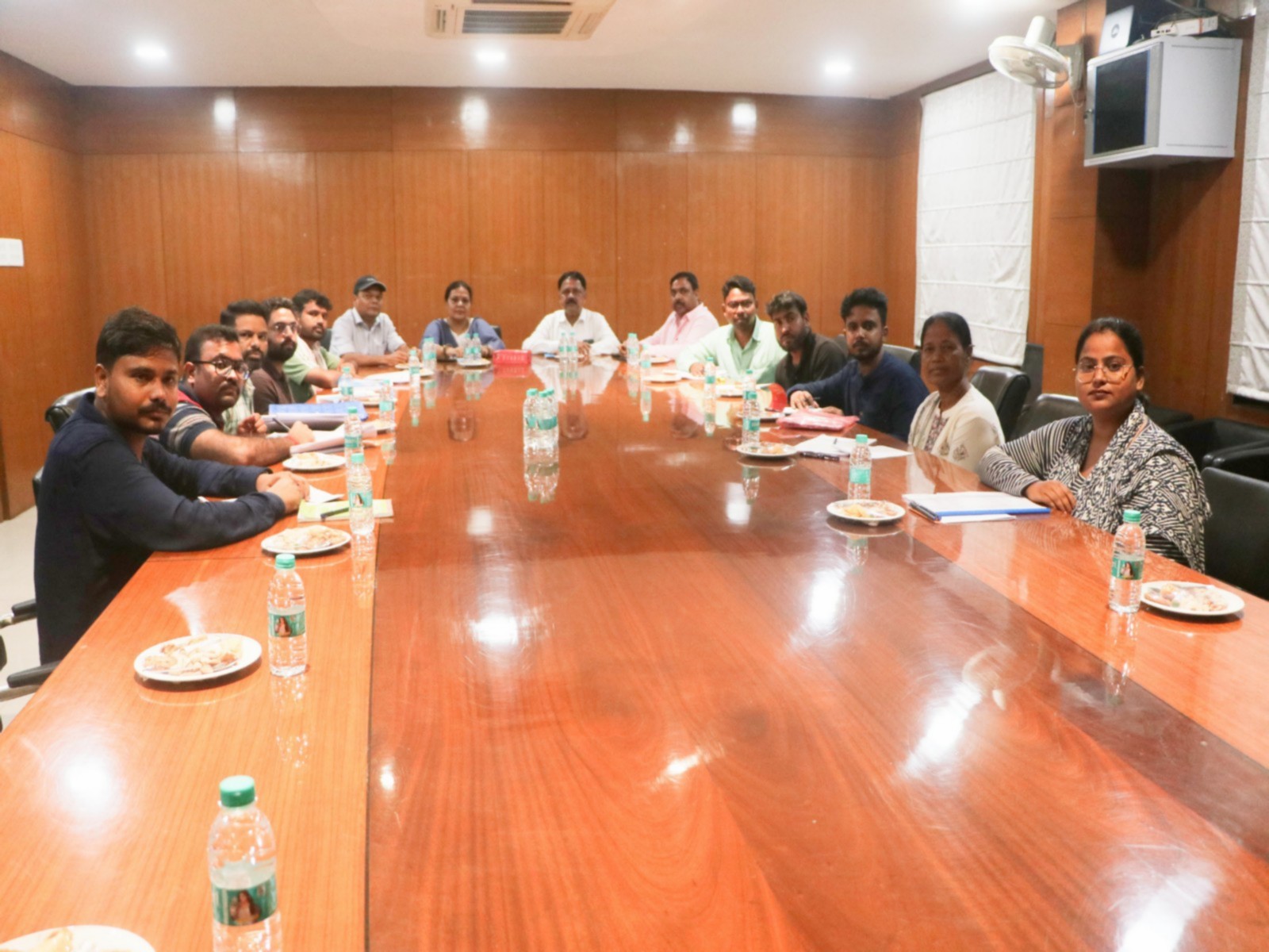 Jharkhand: State government delegation holds dialogue with JPSC-JSSC aspirants amid protest over alleged exam irregularities in Ranchi (Photo/District PRO)