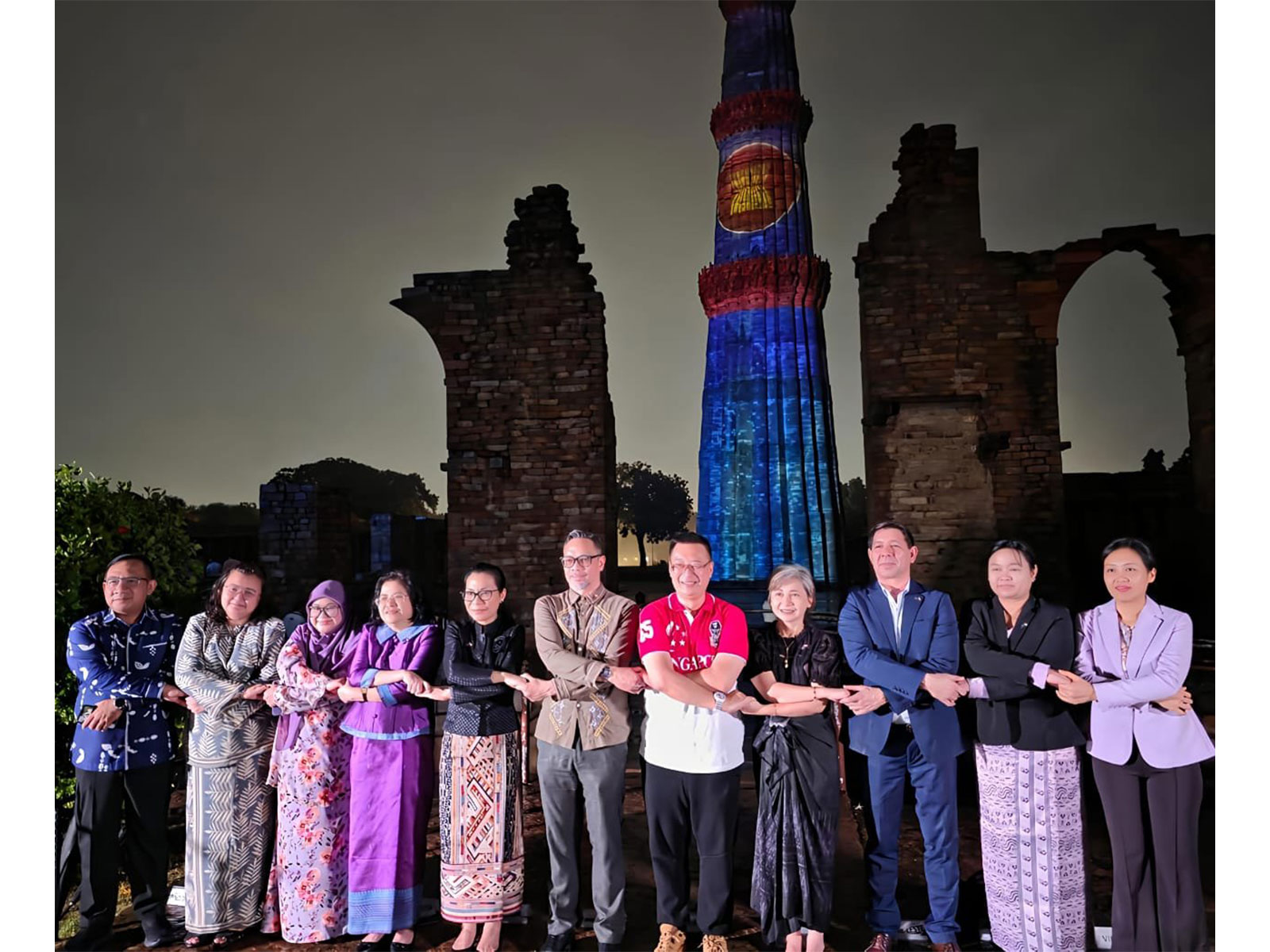 Singapore High Commissioner Simon Wong celebrates ASEAN Day at Qutub Minar in New Delhi (Photo/X/ @SGinIndia)