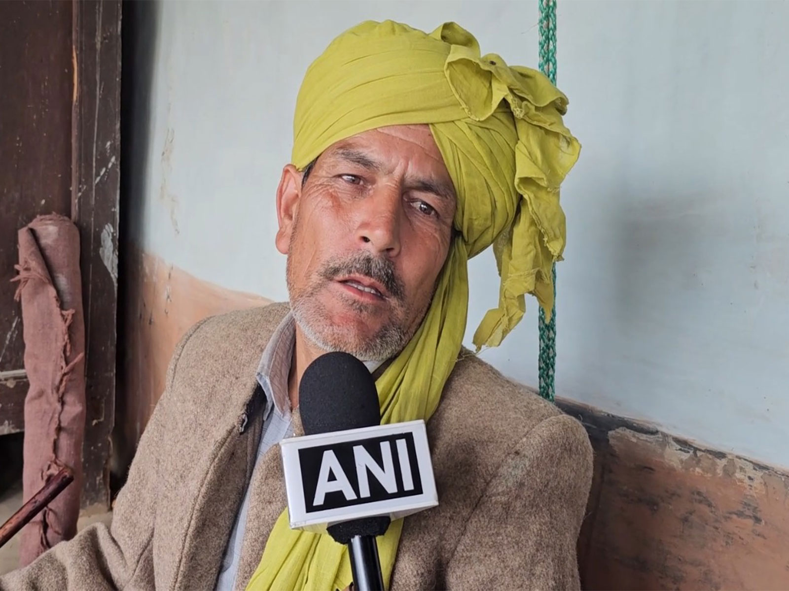 Handloom artisan Sukhdev (Photo/ANI)