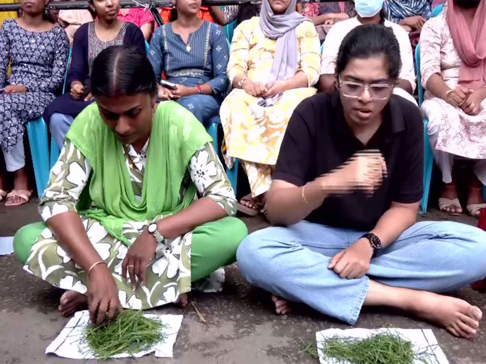 LPST rank holders stage symbolic grass-eating protest (Photo/ANI)