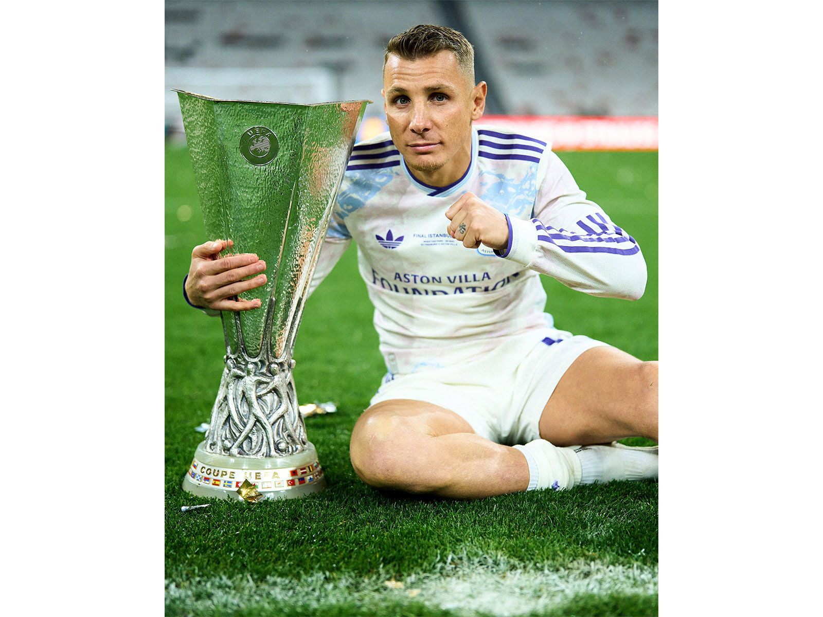 Lucas Digne (Photo: X/@AVFCOfficial)