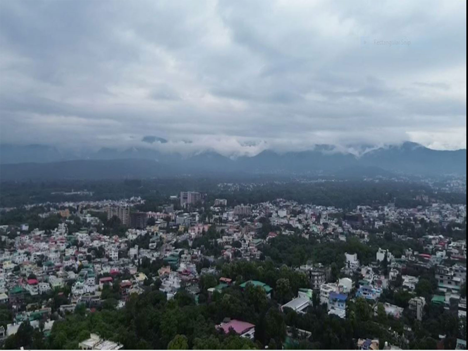 Dark clouds hovers over Dehradun (Photo\ANI)