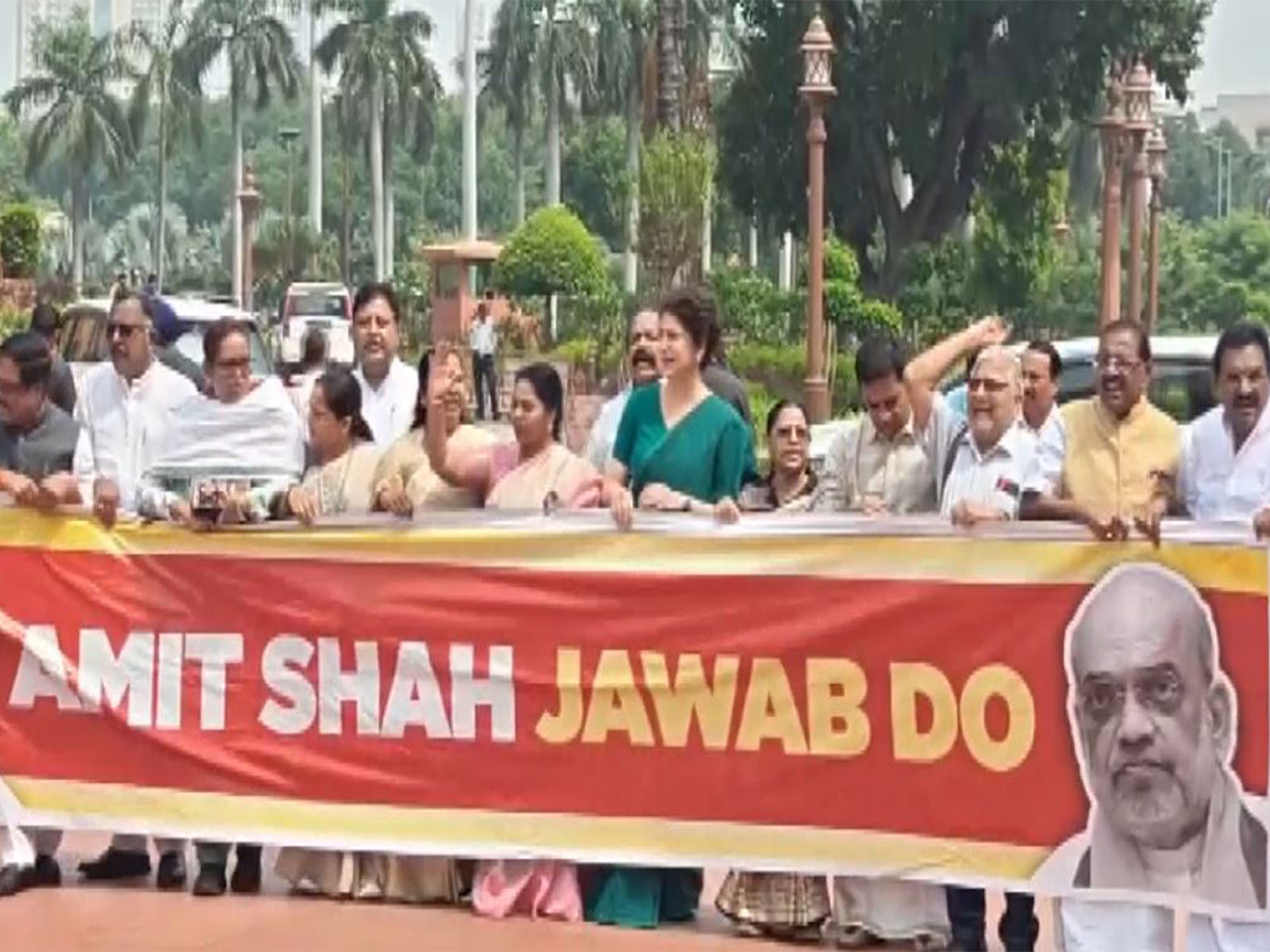 Opposition MPs protest in Parliament (Photo/ANI)
