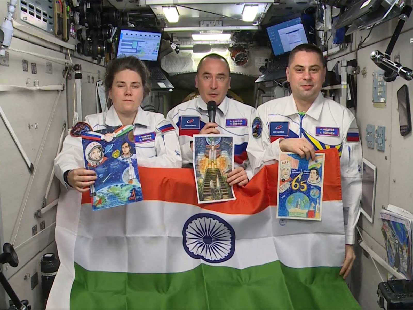 Russian cosmonauts extend Independence Day greetings to India from the International Space Station. (Image Source: Roscosmos)