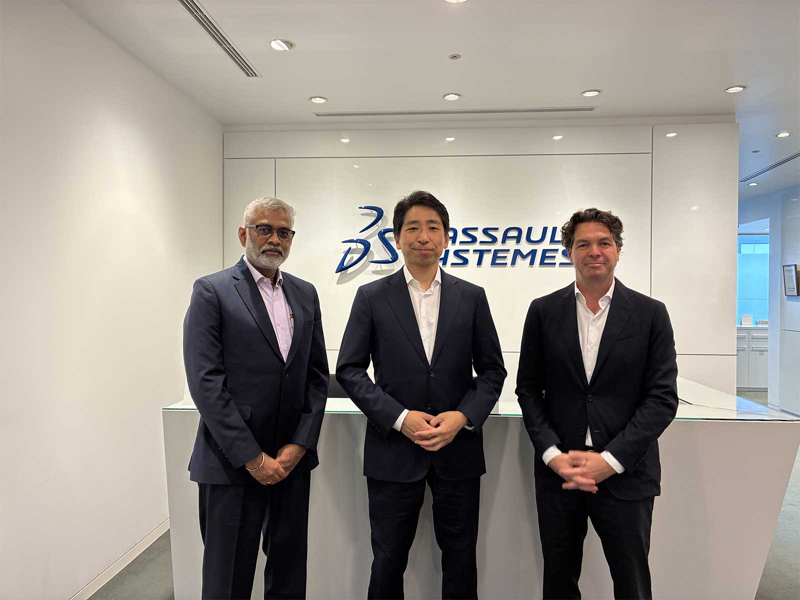 From left to right: Mahadevan V. S, CEO & Director of SOLIZE PARTNERS India, Yusuke Inoue, Representative Director & President of SOLIZE PARTNERS Corporation and Philippe Godbout, Managing Director, Japan