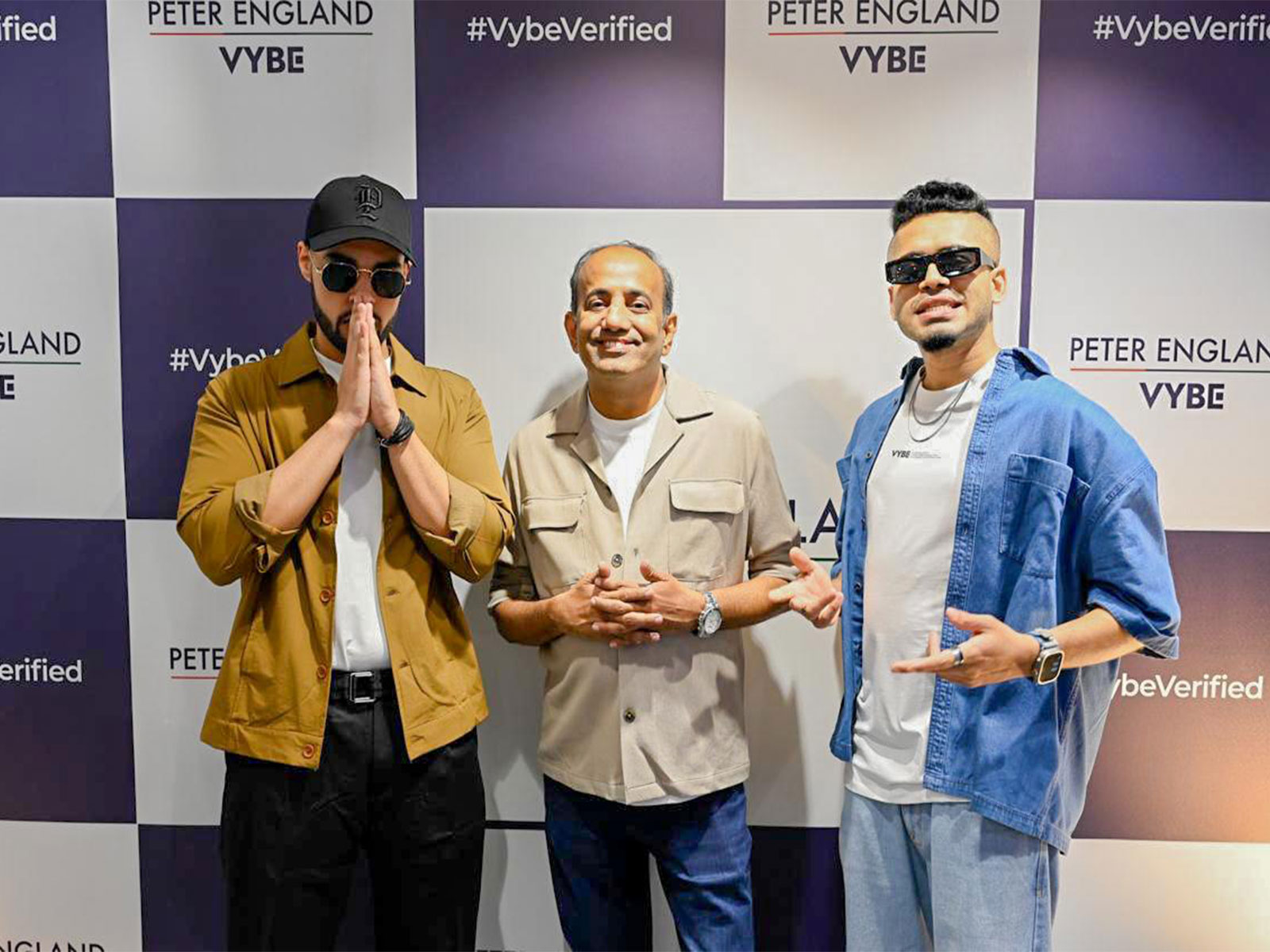 From L-R: India's Leading artist Tricksingh with Anand Aiyer, Chief Business Officer, Peter England and THE IMBACHI