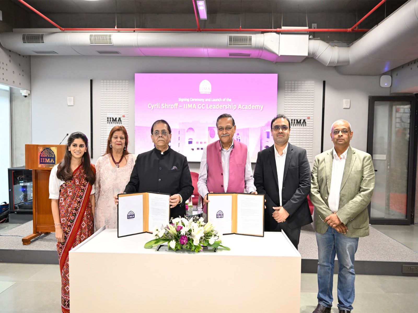 Signing of MoU of Cyril Shroff-IIMA GC Leadership Academy (Photo/Cyril Amarchand Mangaldas)