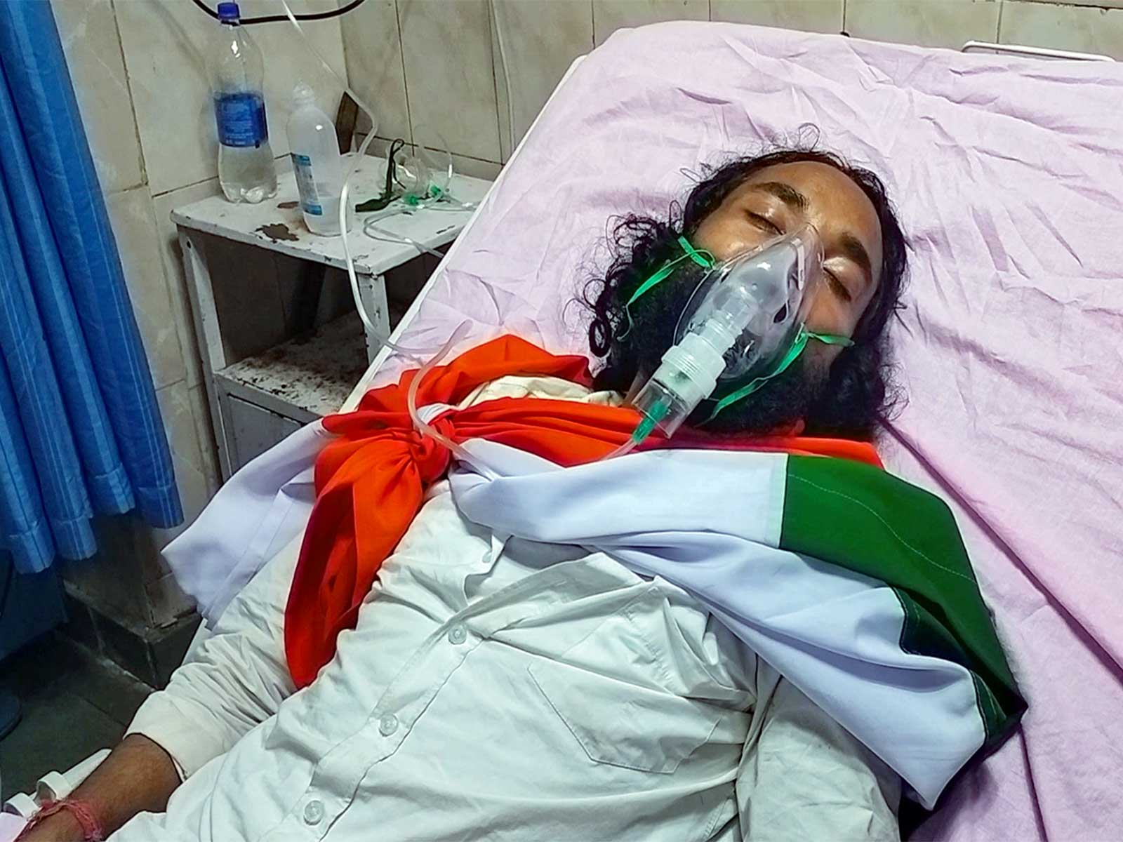 Student leader Devendra Mahto in a Ranchi Hospital (Photo/ANI)