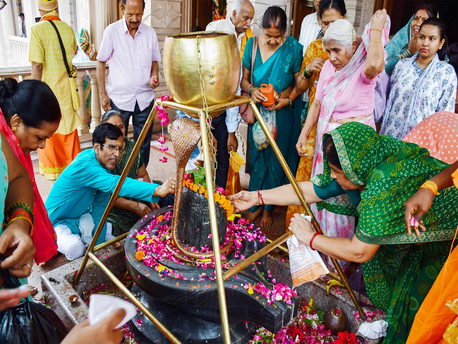 Devotees across India offer prayers on Sawan Shivratri (Photo\ANI)
