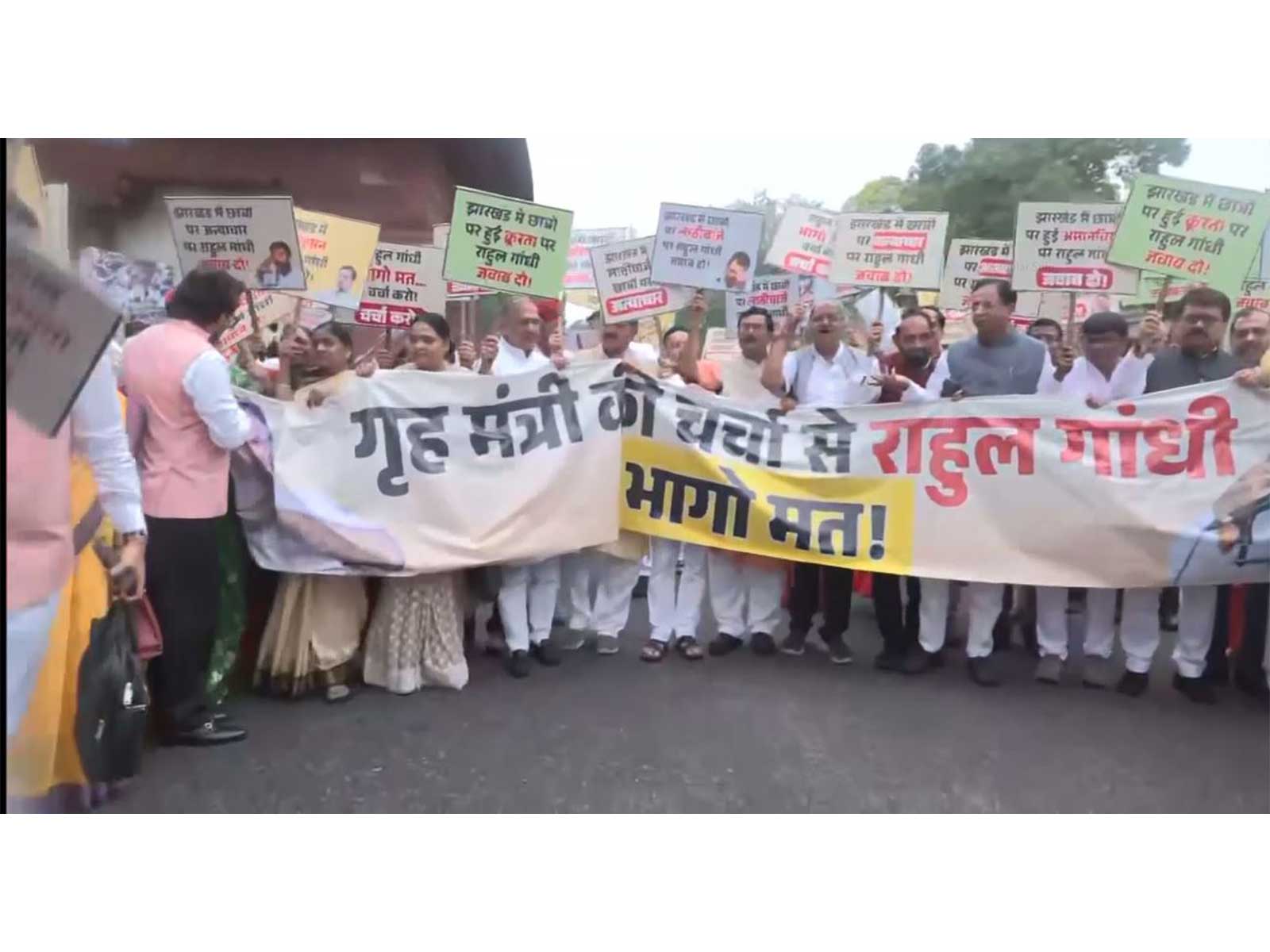 NDA MPs protest in Delhi, targeting the Opposition over Parliament disruptions and the Jharkhand student protests (Photo\ANI)