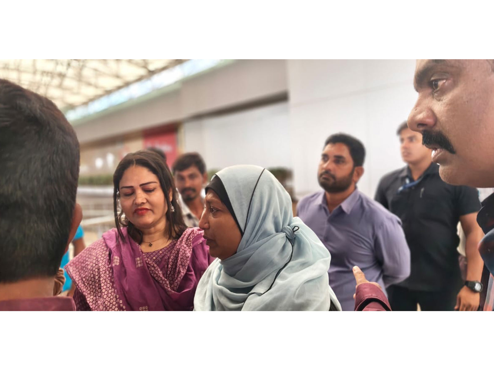 Warangal woman safely returns to India (Photo/BRS)