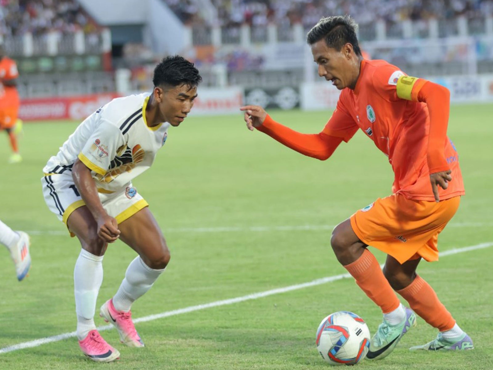 NEROCA FC and FC Raengdai players in action (Photo: Durand Cup)