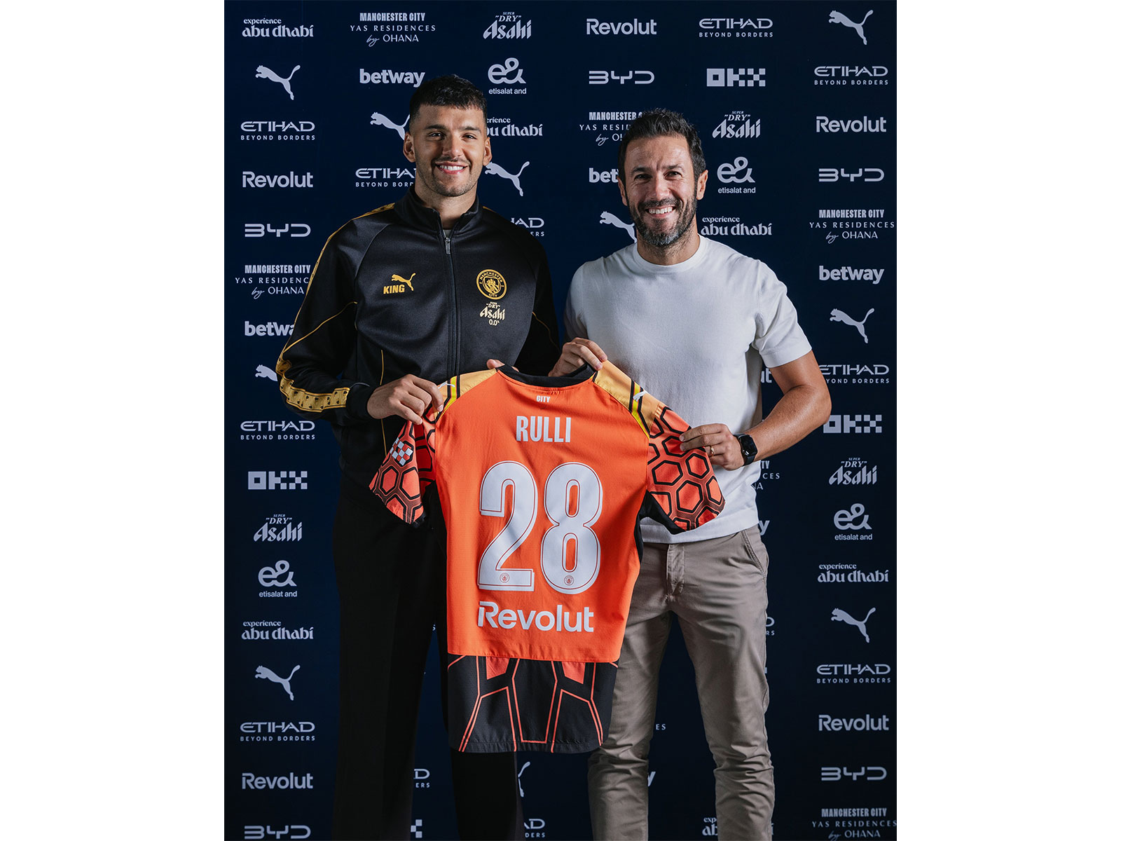 Geronimo Rulli has signed for Manchester City. (Photo: X/ @ManCity)