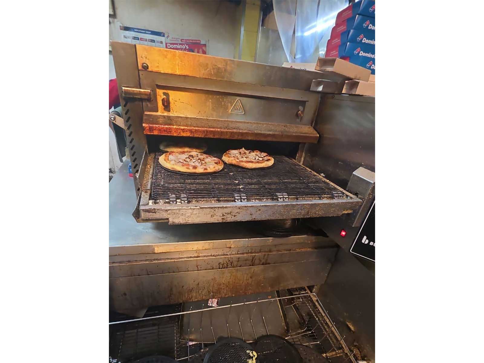 Visual of the affected Domino Pizza outlet (Photo/Maharashtra Food & Drug Administration)