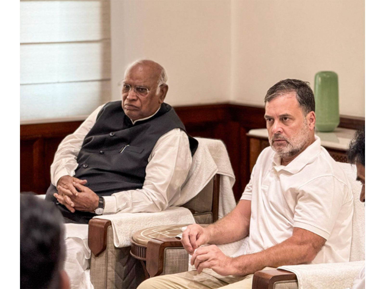 Congress President Mallikarjun Kharge with Lok Sabha LoP Rahul Gandhi (File Photo/ANI)