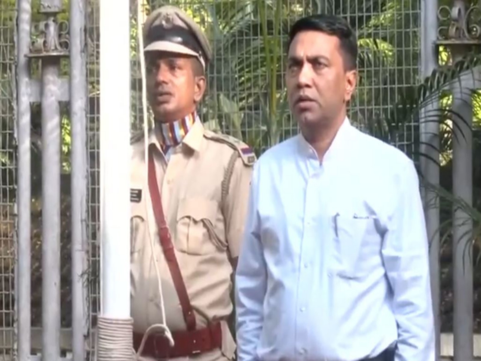 Goa CM Pramod Sawant hoists Tricolour at his official residence in Panaji on Independence Day ( Photo: ANI)
