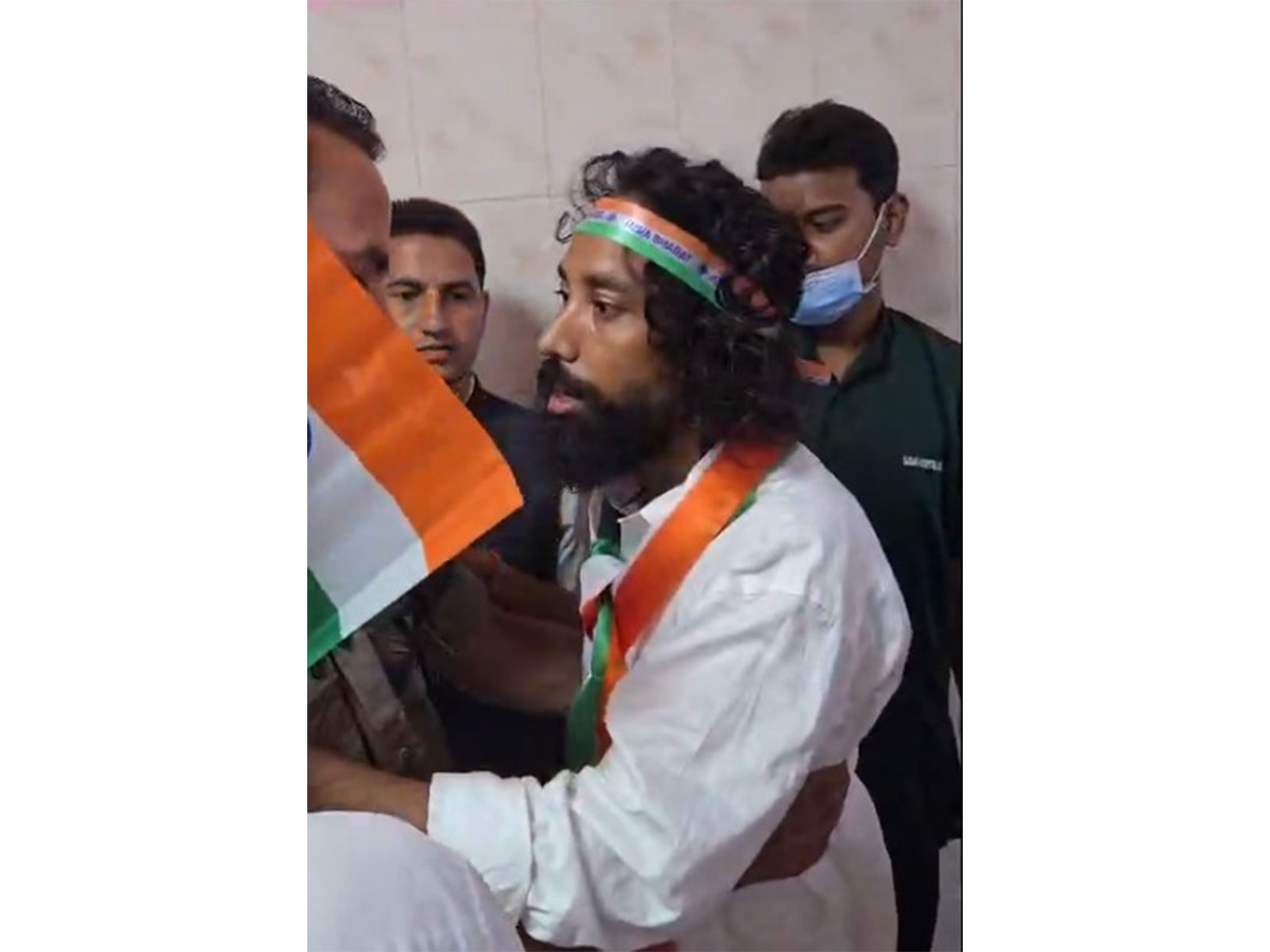 Police attempts to stop JLKM leader Devendra Nath Mahto from participating in a Tiranga Yatra at Jaipal Singh Munda Stadium, Ranchi (Photo/ANI)