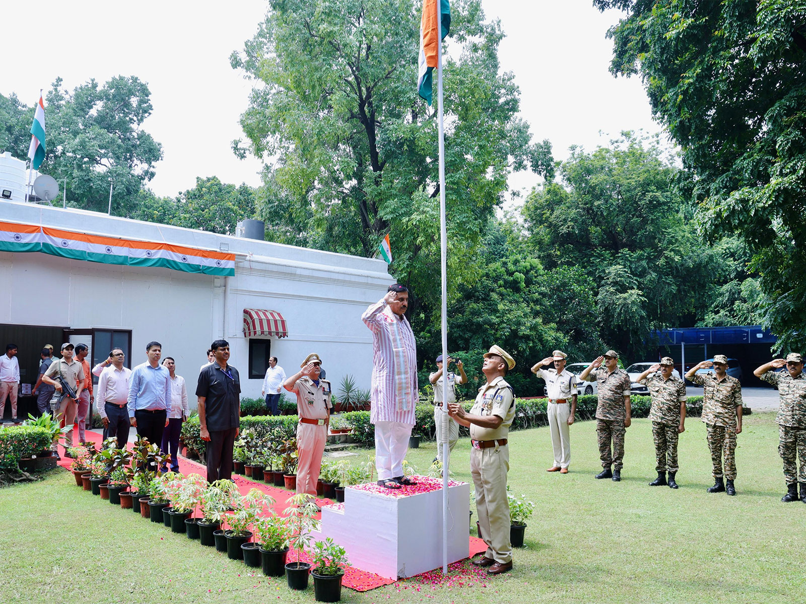 Union Minister Prahlad Joshi hoists National Flag (Photo/X/@JoshiPralhad)