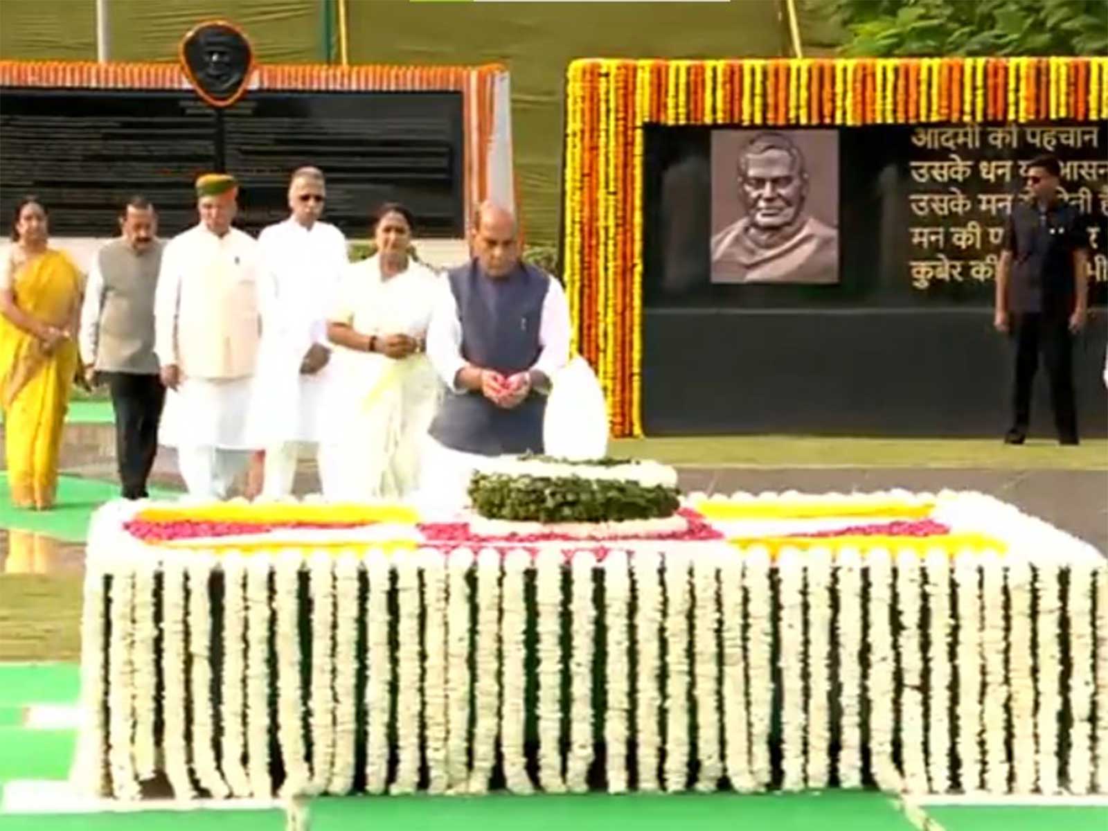 Rajnath Singh pays floral tributes to Atal Bihari Vajpayee at 'Sadaiv Atal' on death anniversary (Photo:ANI)