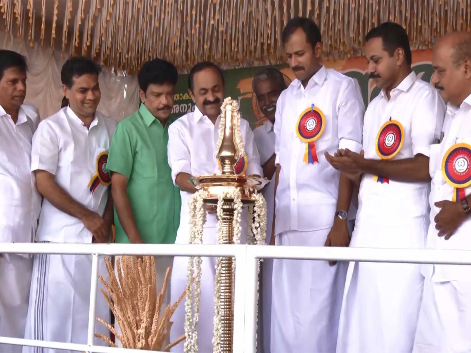CM VD Satheesan inaugurates Athachamayam rally  (Photo/ANI)