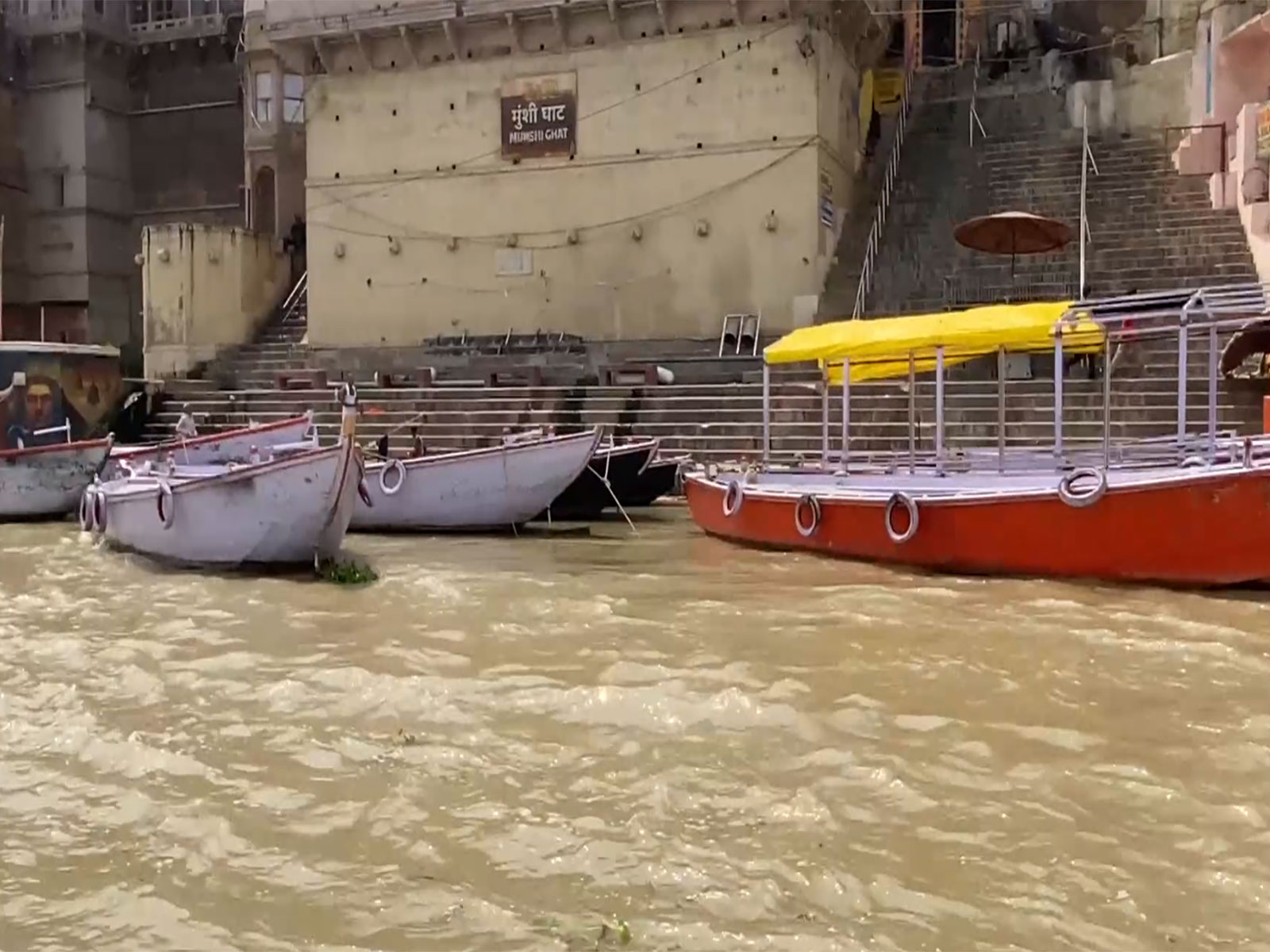 Ganga water level rises in Varnasi (Photo/ANI)
