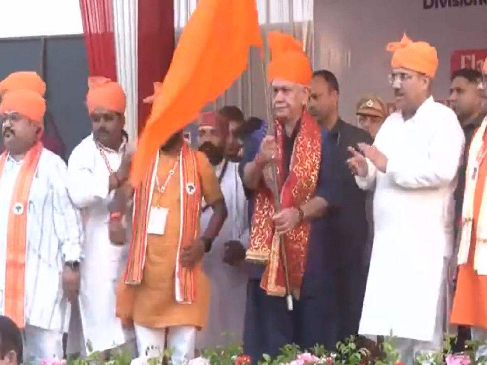 J&K Lt Governor Manoj Sinha flagged off the first batch of Baba Budha Amarnath ji Yatra from Jammu Base camp (Photo/ ANI)