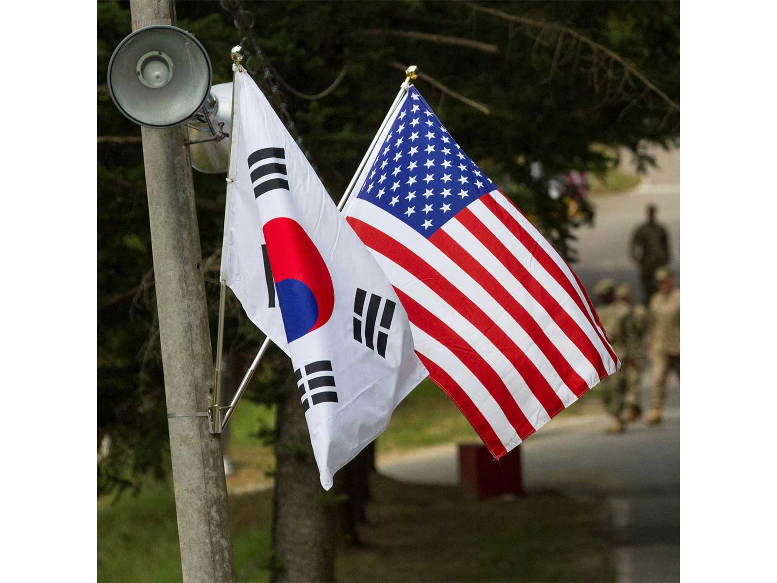 The South Korean and US flags are displayed side by side in Yongin, South Korea. (Photo/Reuters)