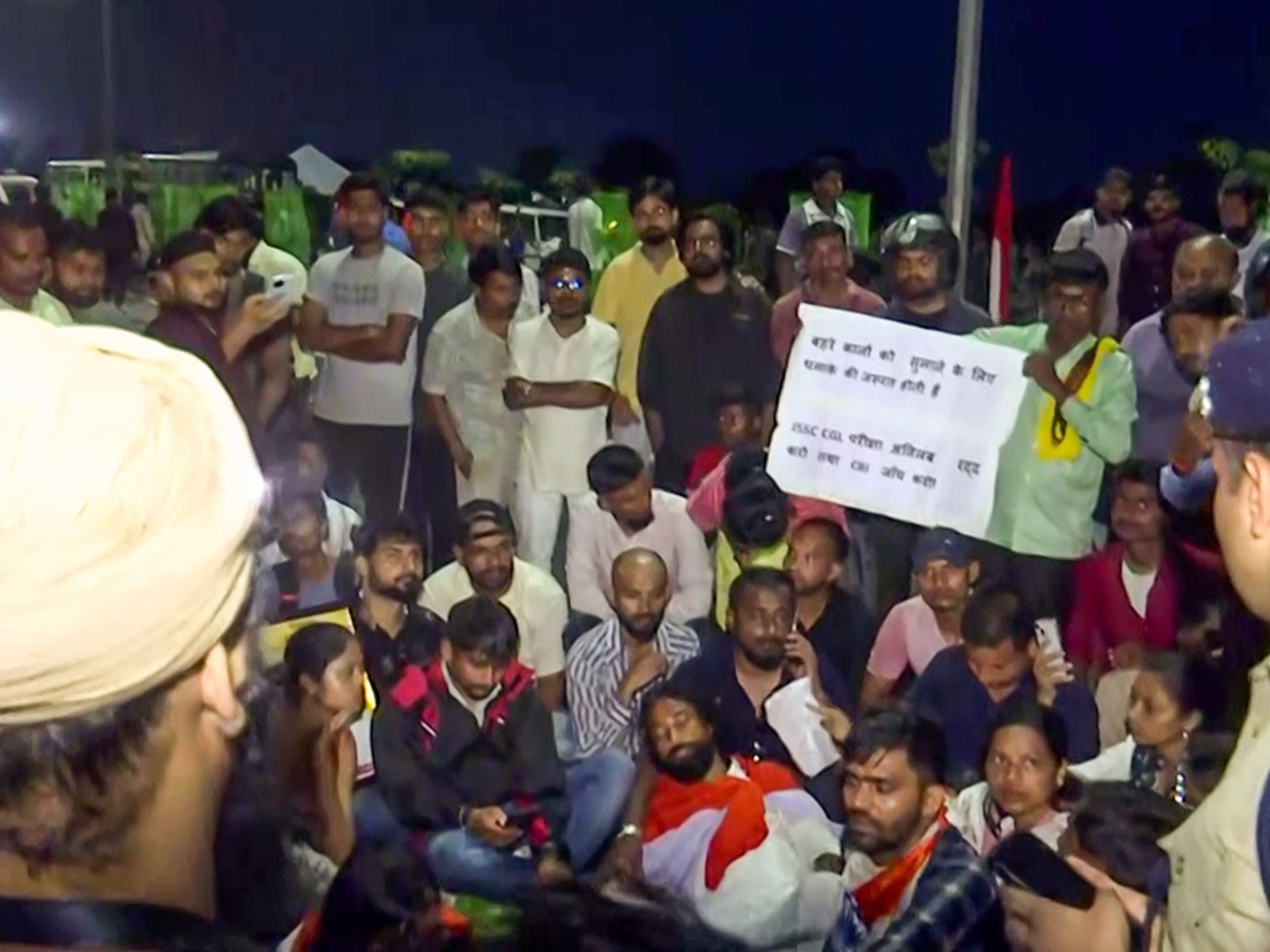 Protest by JPSC-JSSC aspirants in Ranchi (File Photo/ANI)