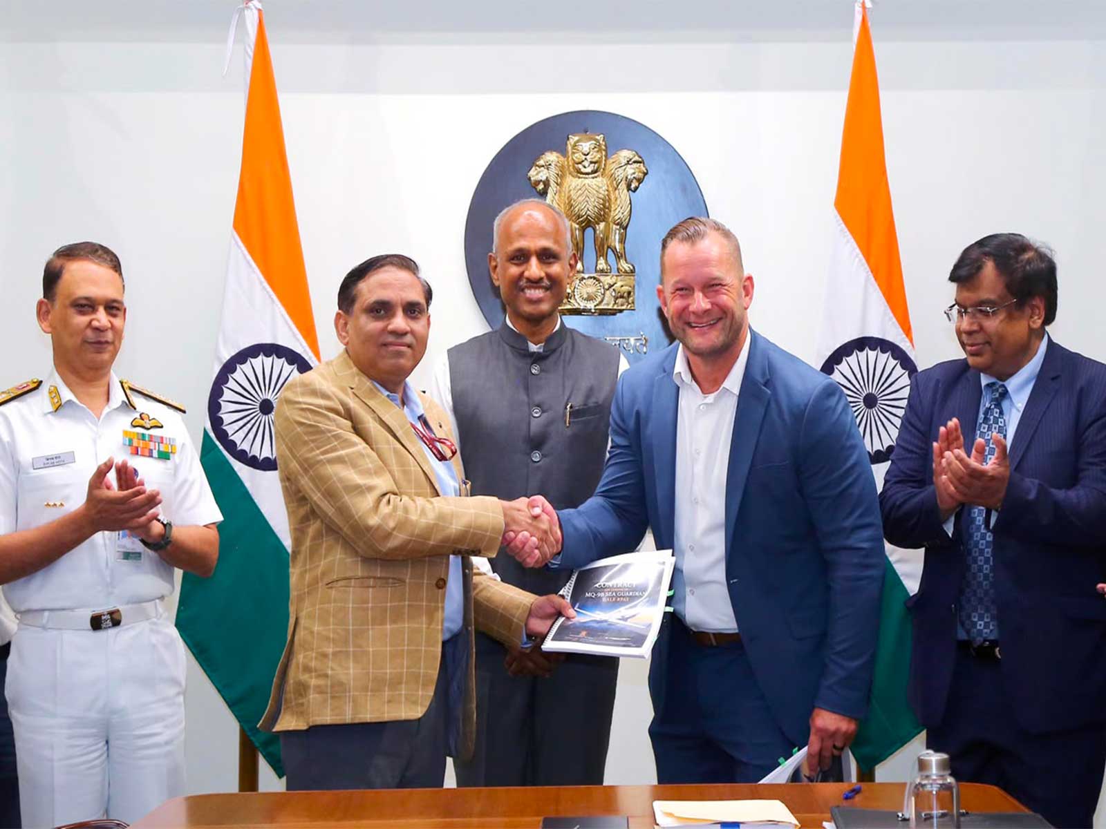 MoD officials during the contract signing in New Delhi (Photo/PIB)