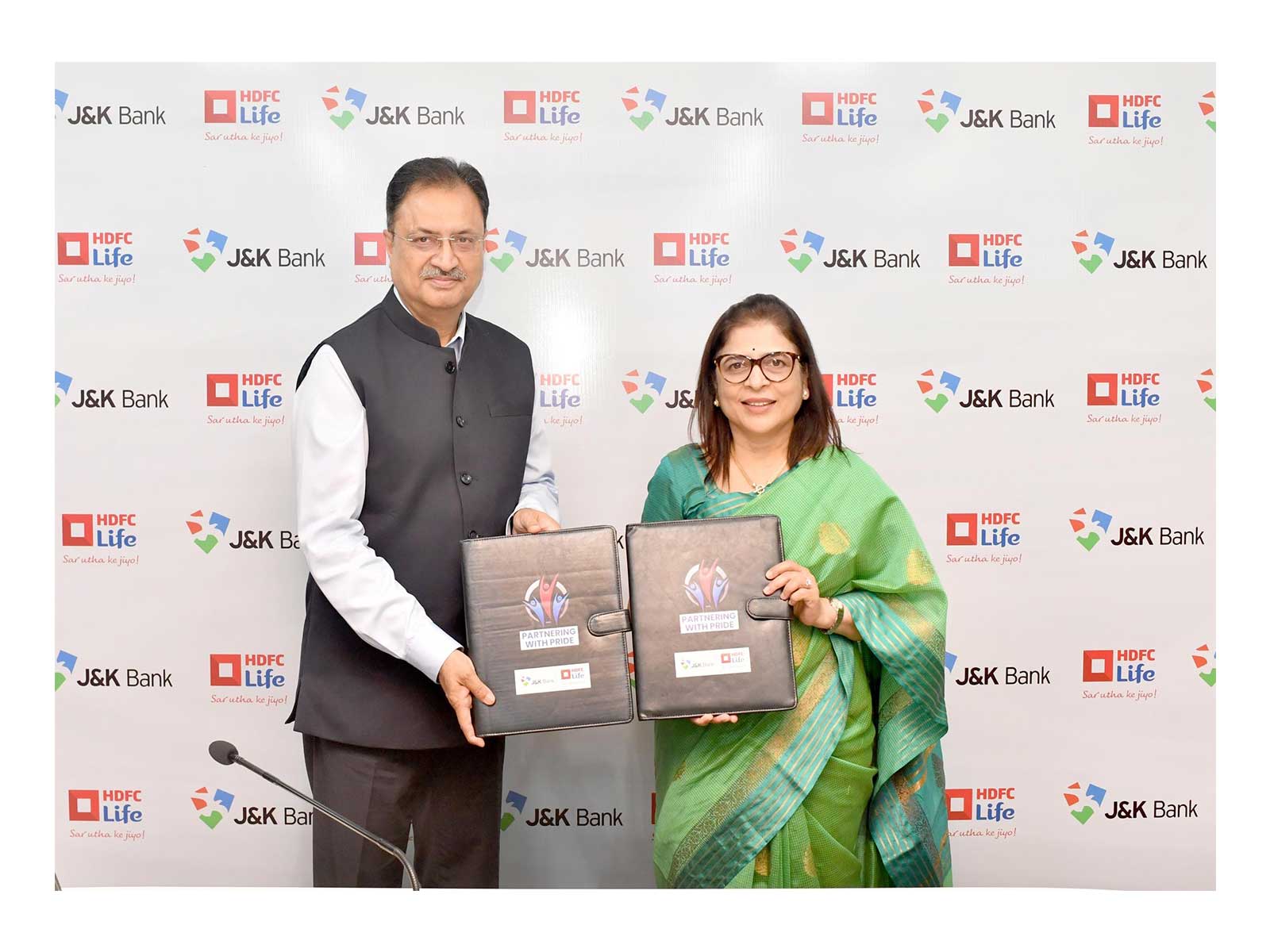Amitava Chatterjee, MD & CEO, J&K Bank & Vibha Padalkar, MD & CEO, HDFC Life