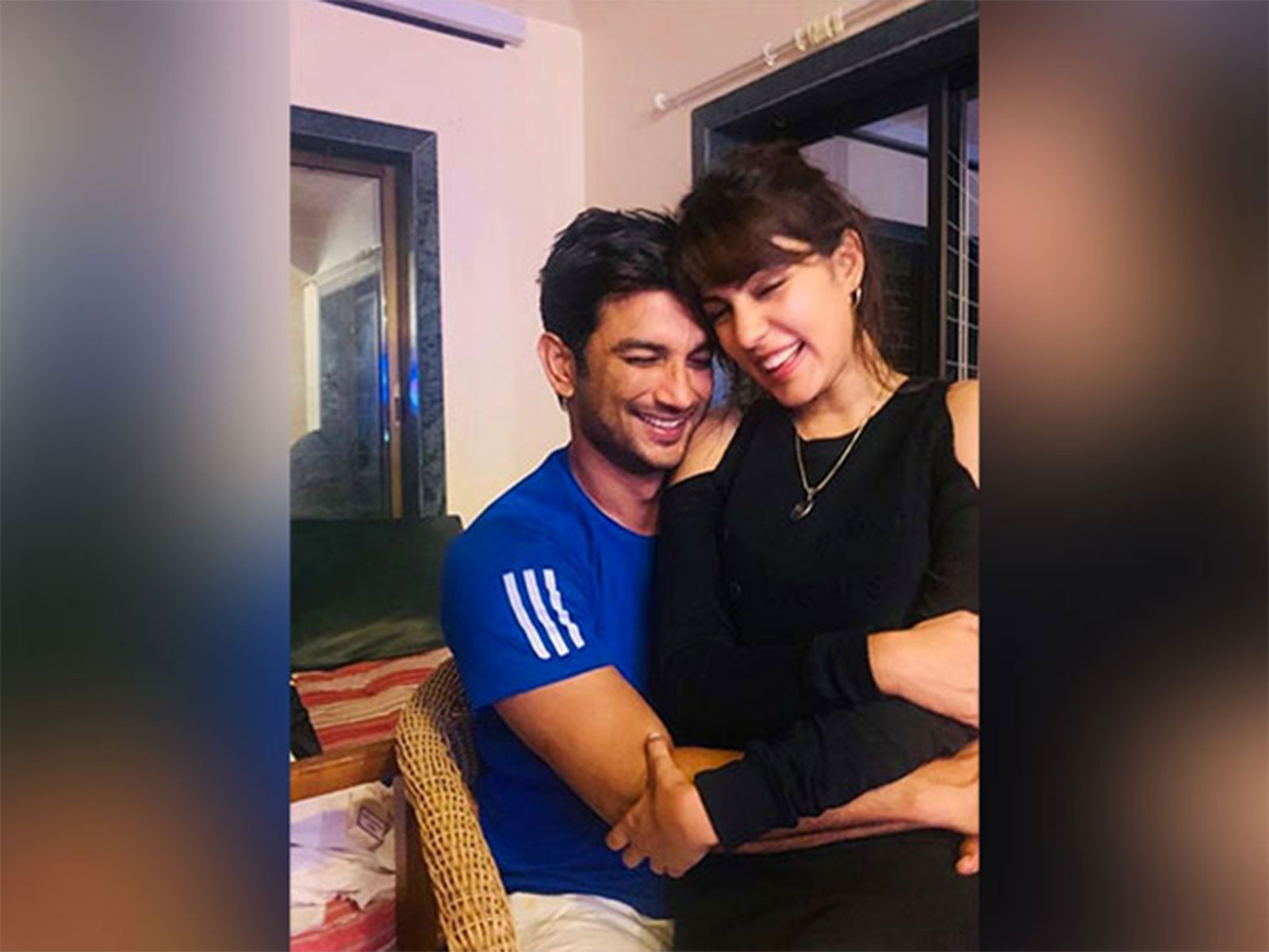 Rhea Chakraborty with late Sushant Singh Rajput (Photo/instagram/@rhea_chakraborty)